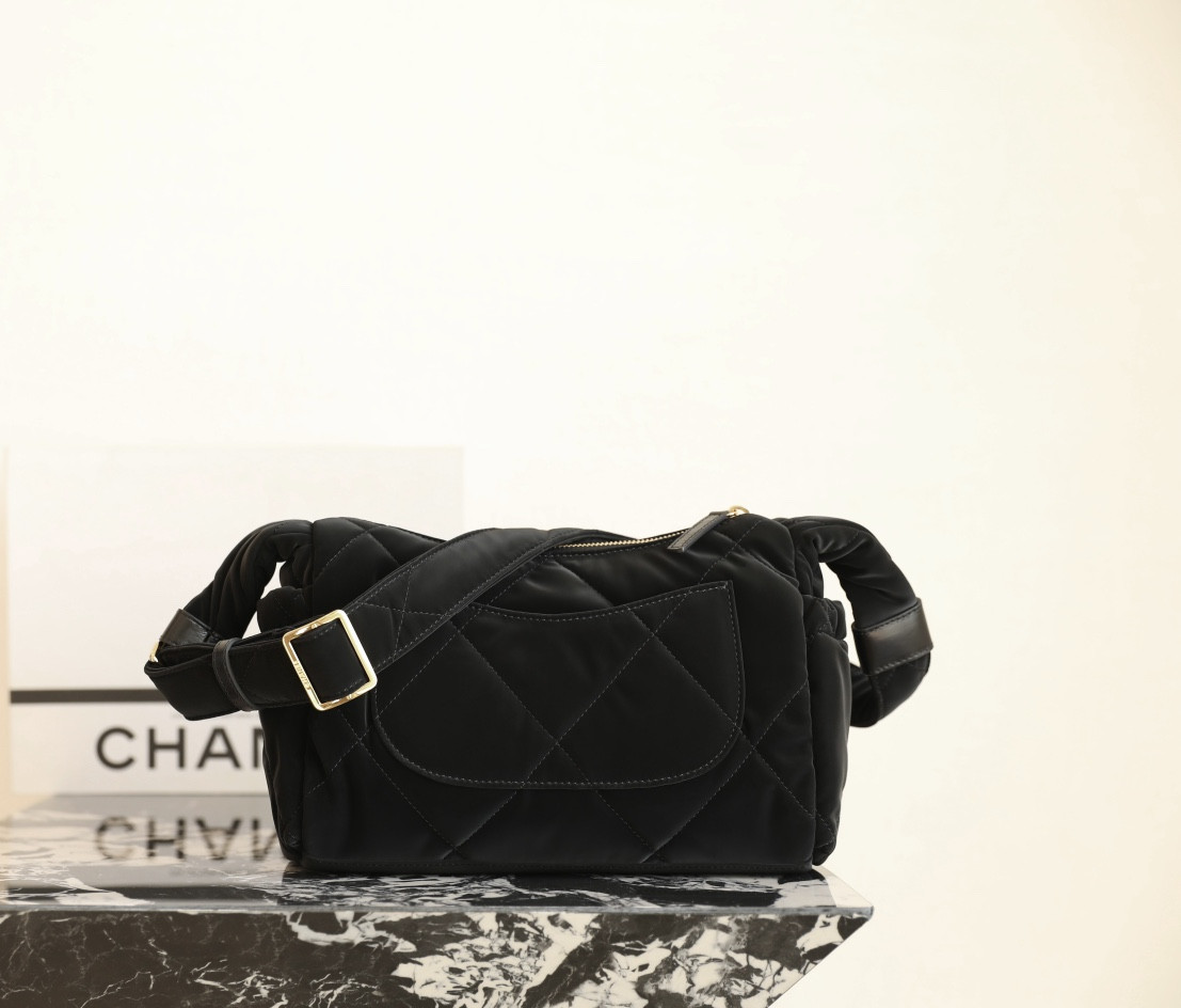Chanel Hobo Handbag 20x32x12cm