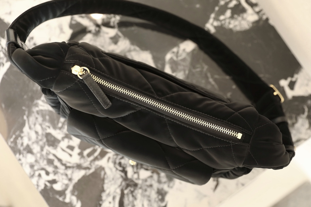 Chanel Hobo Handbag 20x32x12cm