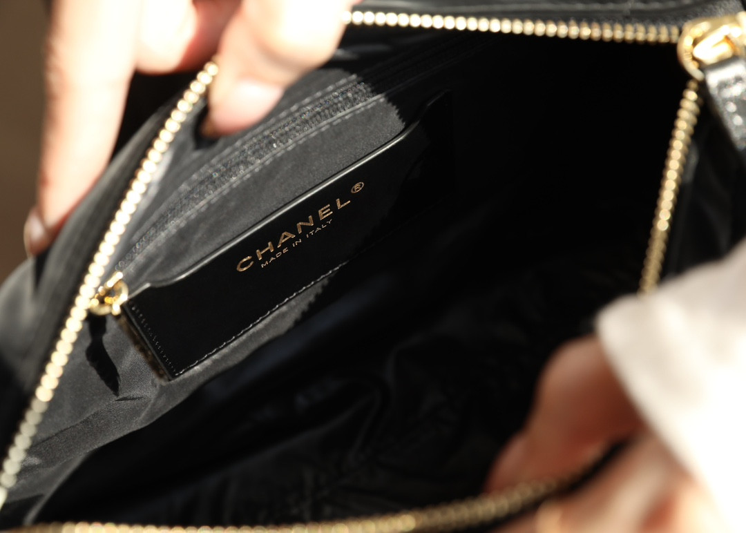 Chanel Hobo Handbag 20x32x12cm