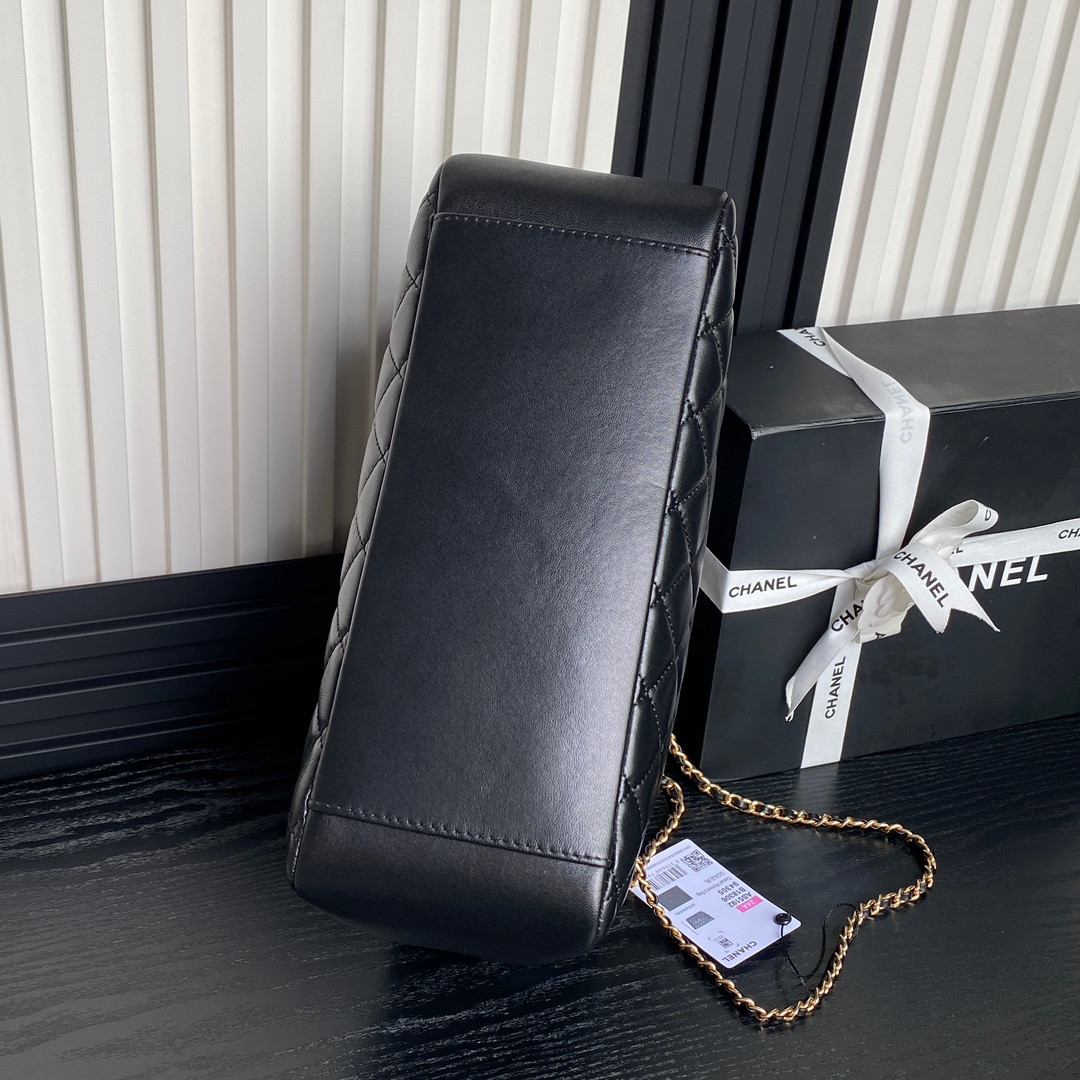 CHANEL Shopping Bag Lambskin 24×32×12cm