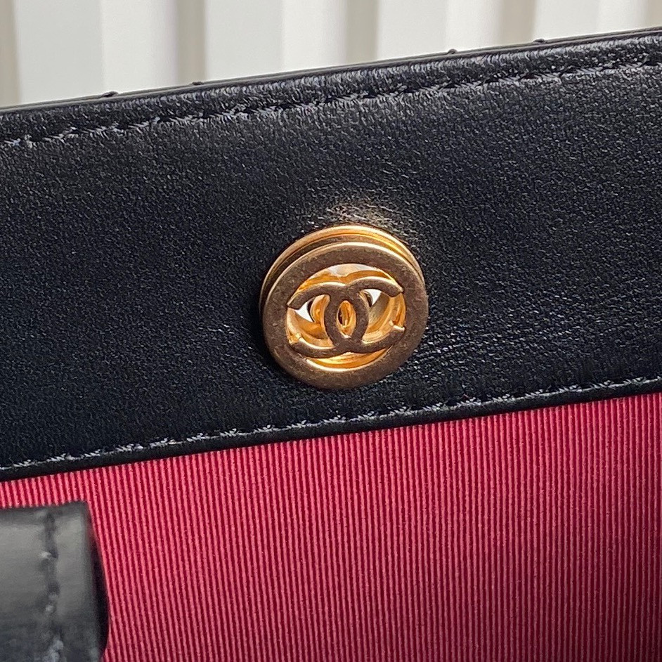 CHANEL Shopping Bag Lambskin 24×32×12cm