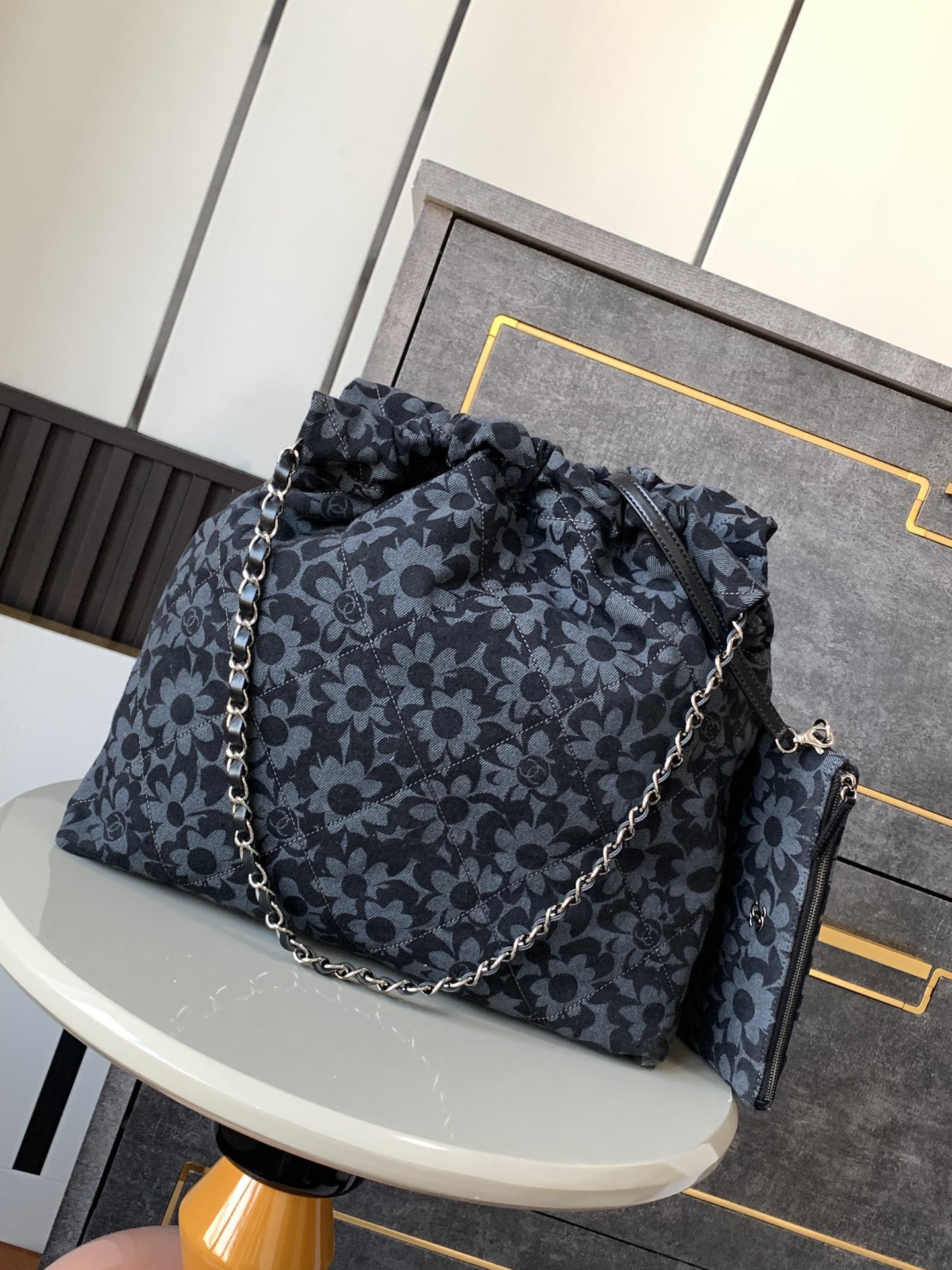 CHANEL 22 HANDBAG 39×42×8cm