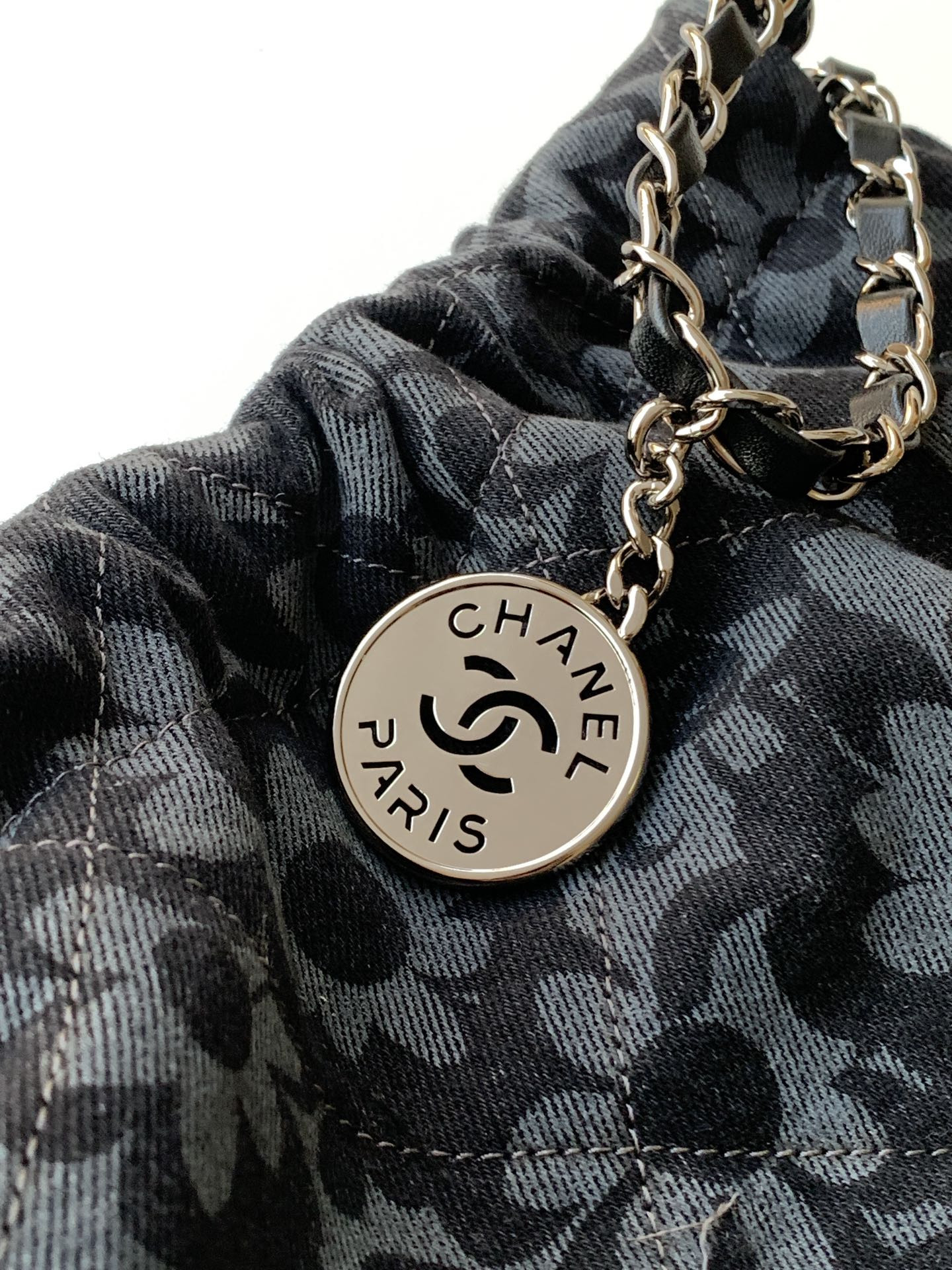 CHANEL 22 HANDBAG 39×42×8cm