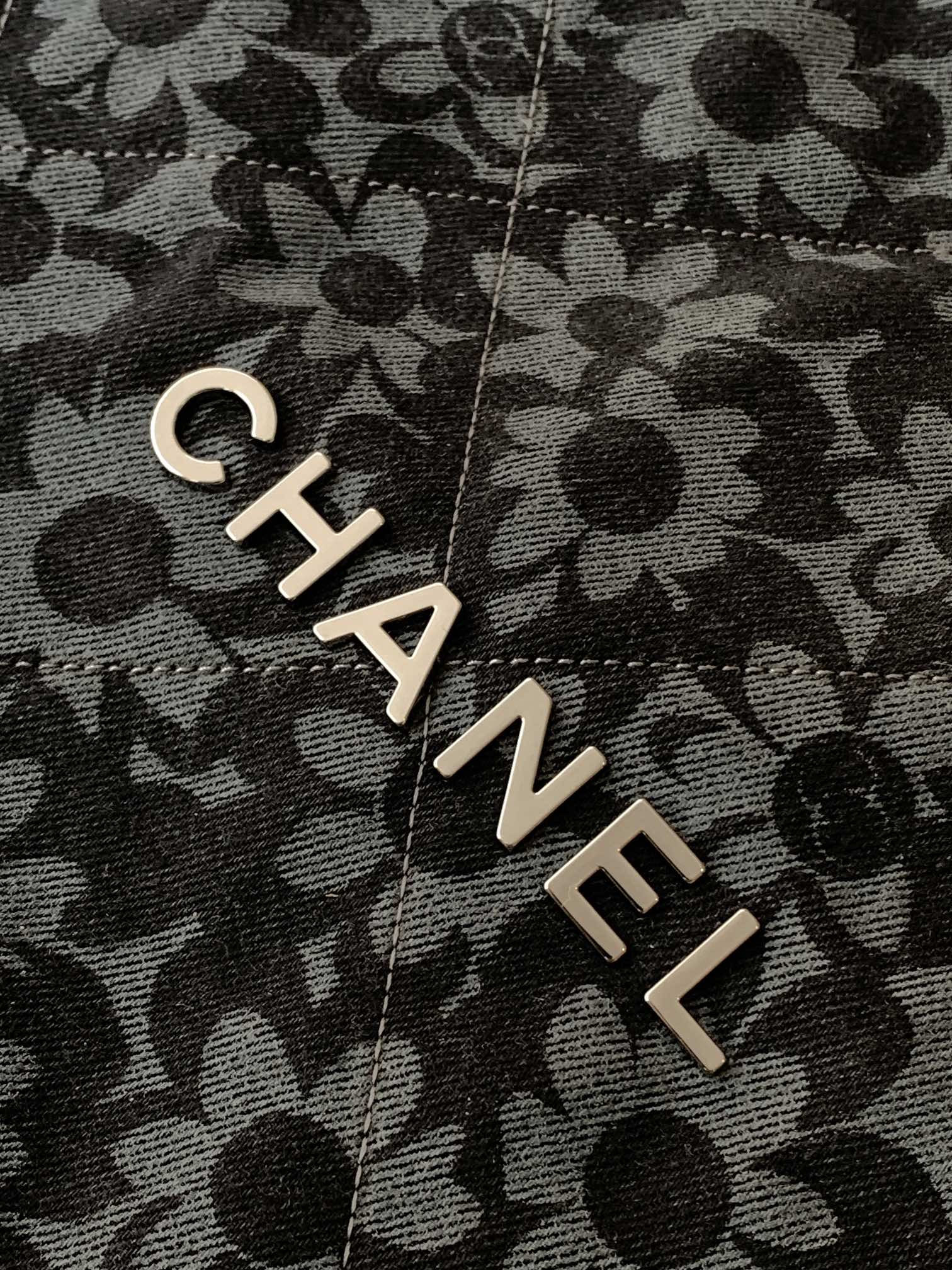 CHANEL 22 HANDBAG 39×42×8cm