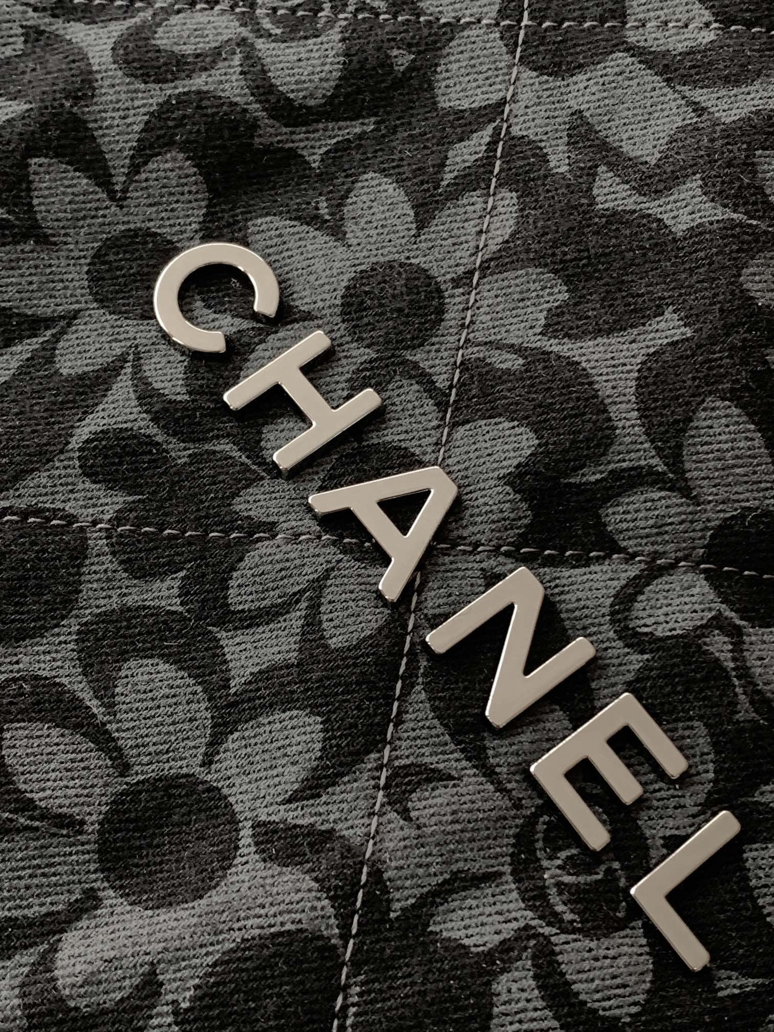 CHANEL 22 HANDBAG 35×37×7cm