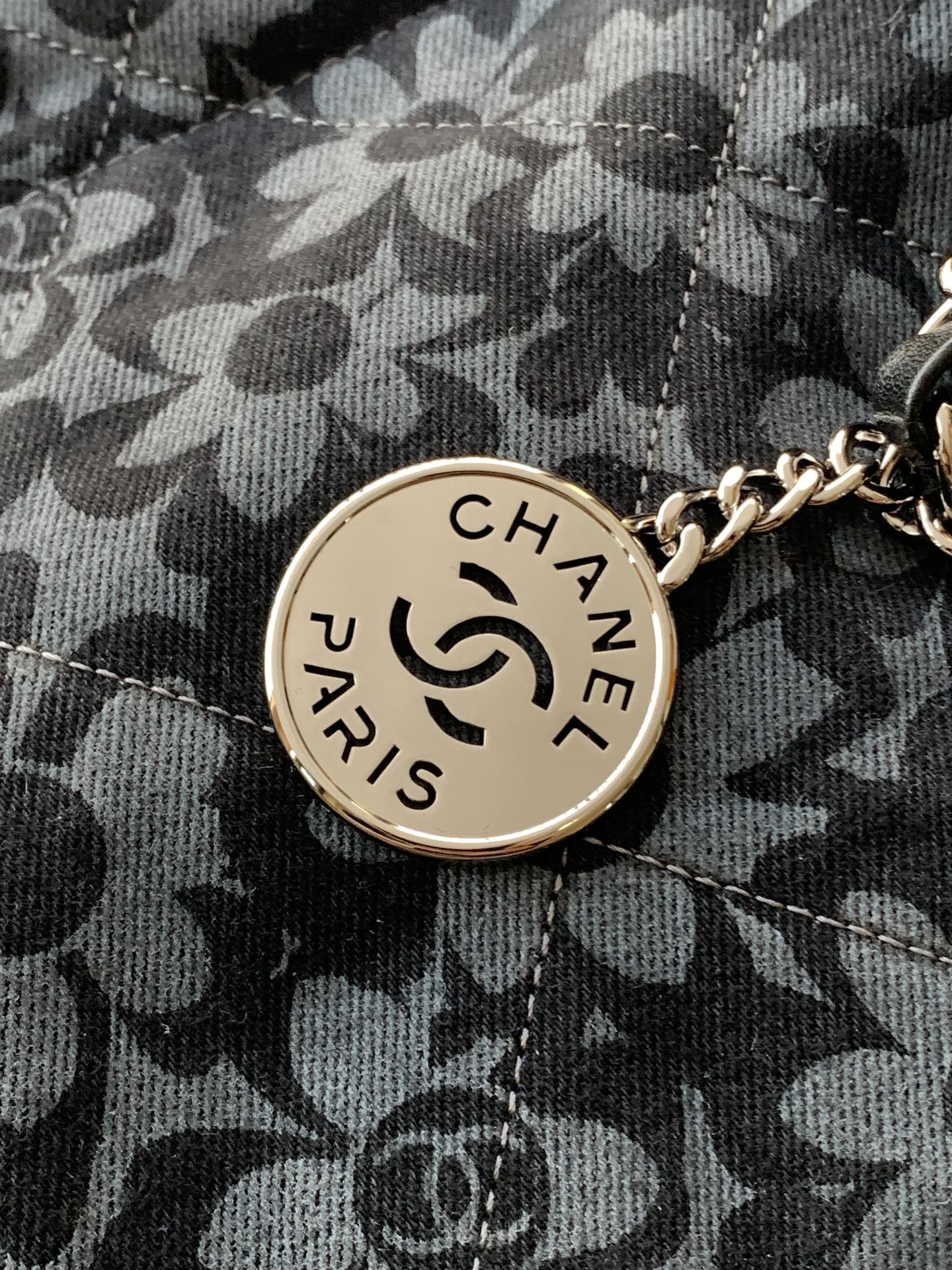 CHANEL 22 HANDBAG 35×37×7cm