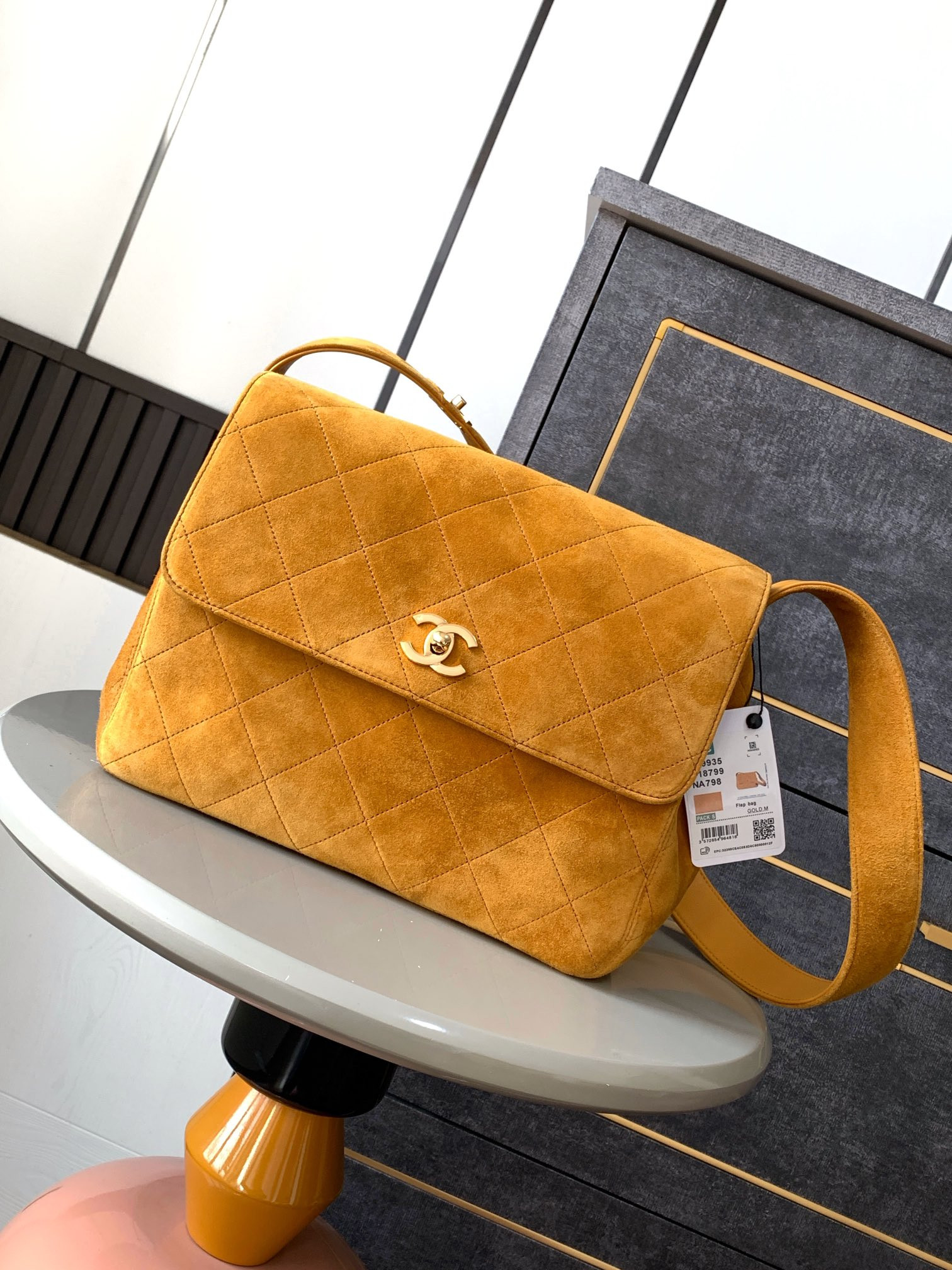 CHANEL Vintage bag 28x12.5x24cm