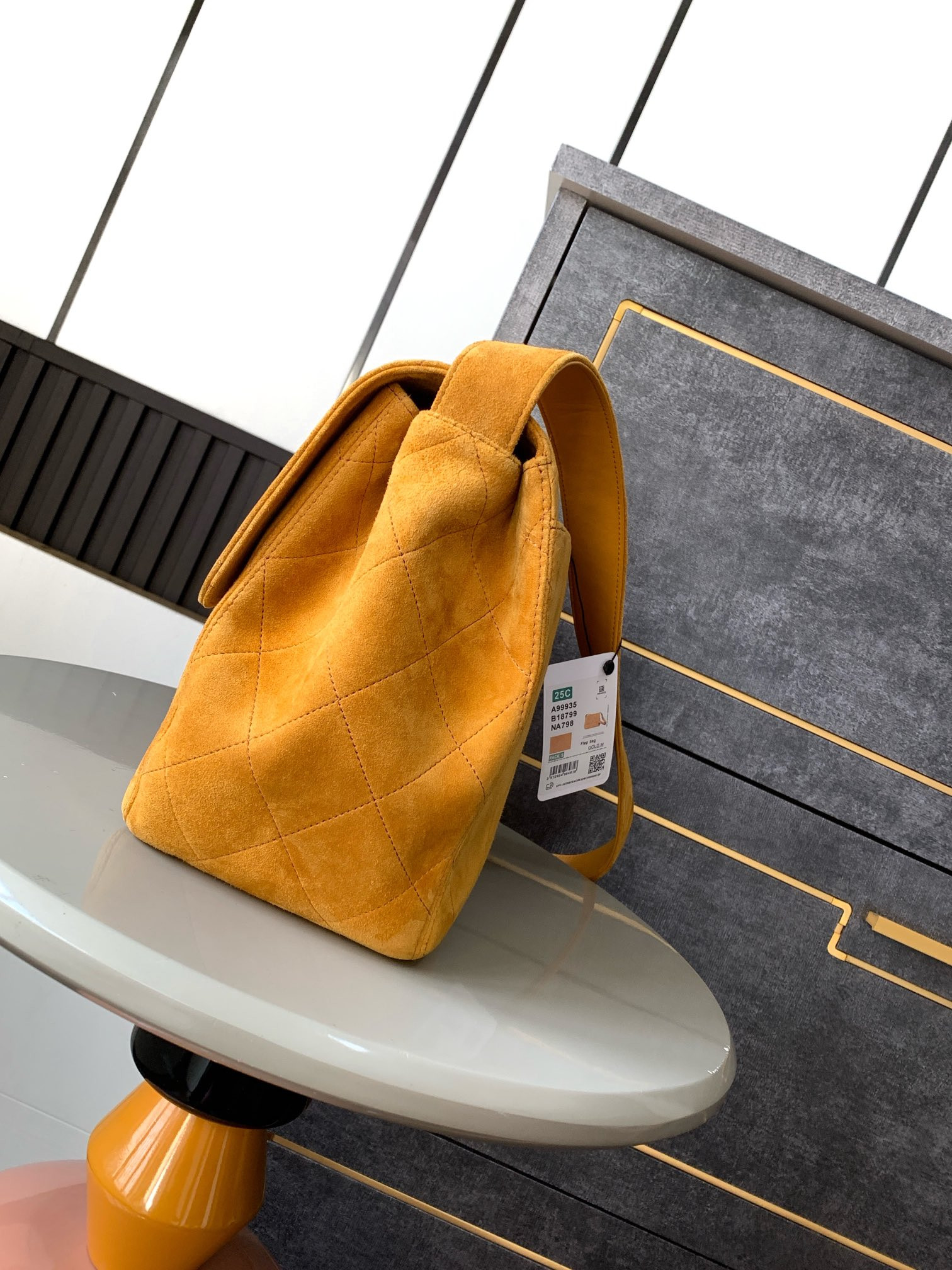 CHANEL Vintage bag 28x12.5x24cm