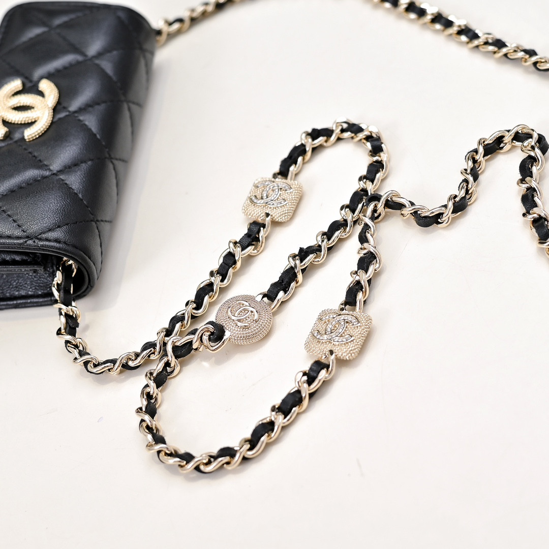 CHANEL Clutch with Chain 9.5x12.5x3.5cm