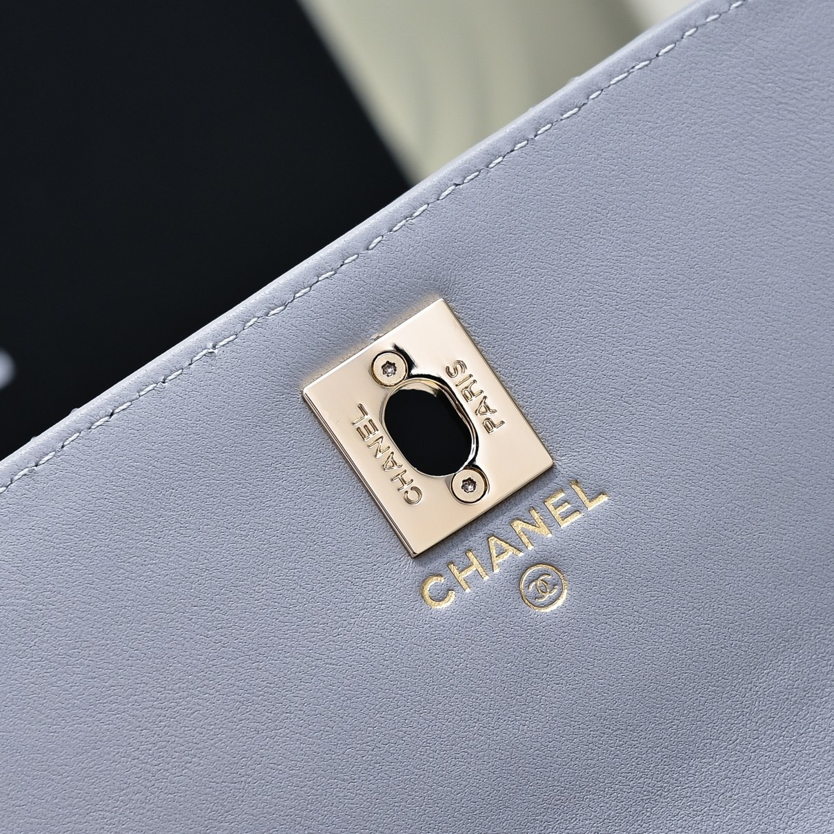 CHANEL Clutch with Chain 11x18.5x6cm