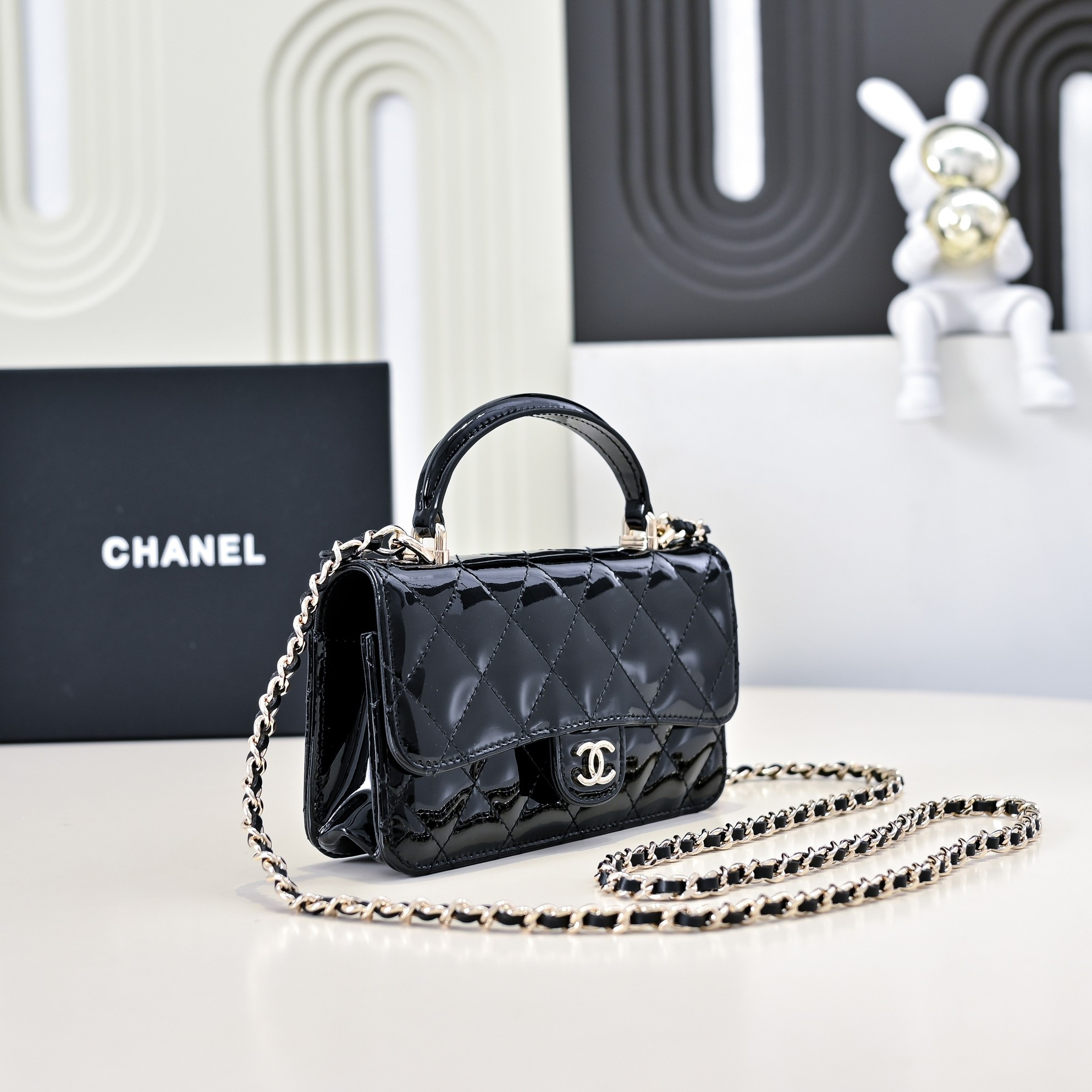 CHANEL Mini Classic Handbag With Top Handle 20x12x6cm