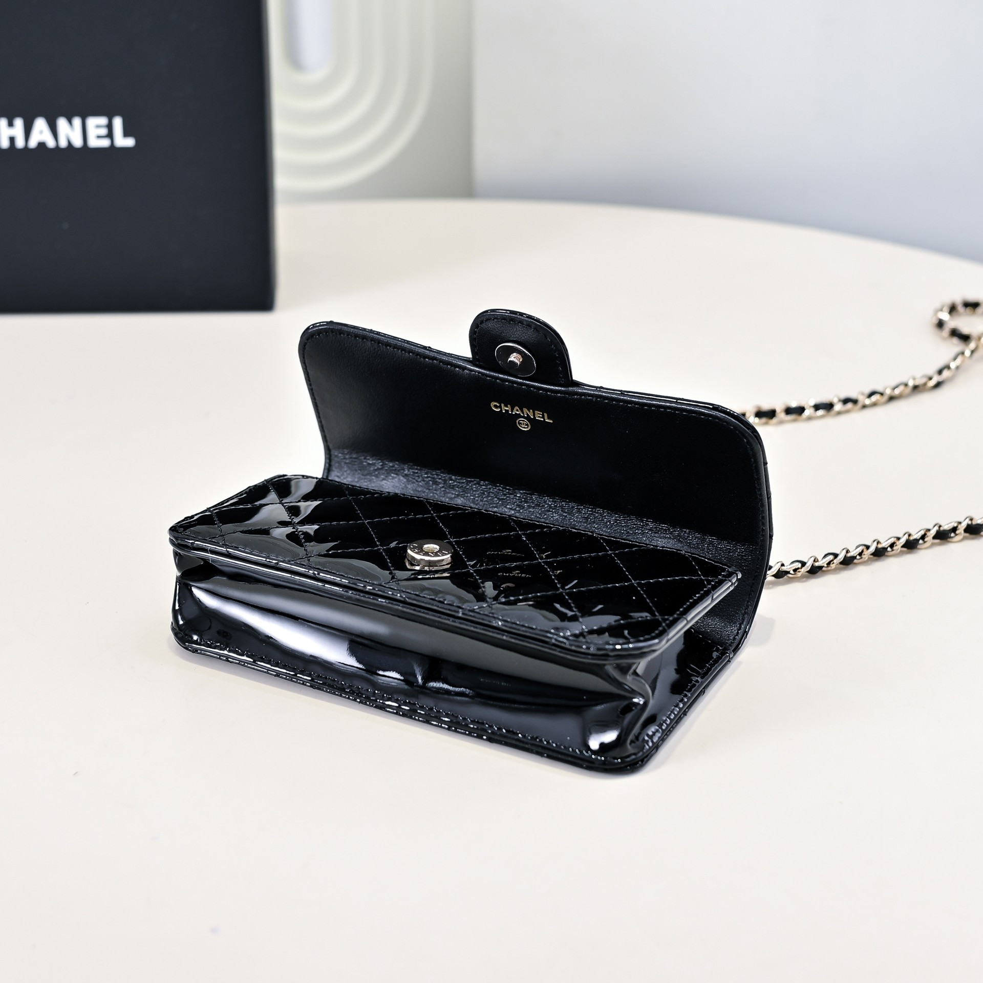 CHANEL Mini Classic Handbag With Top Handle 20x12x6cm