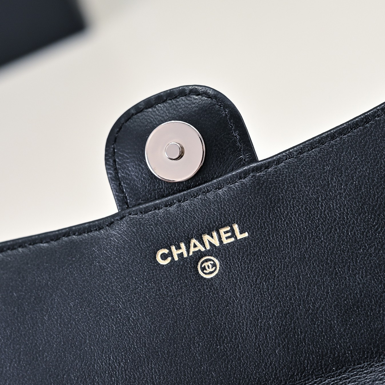 CHANEL Mini Classic Handbag With Top Handle 20x12x6cm