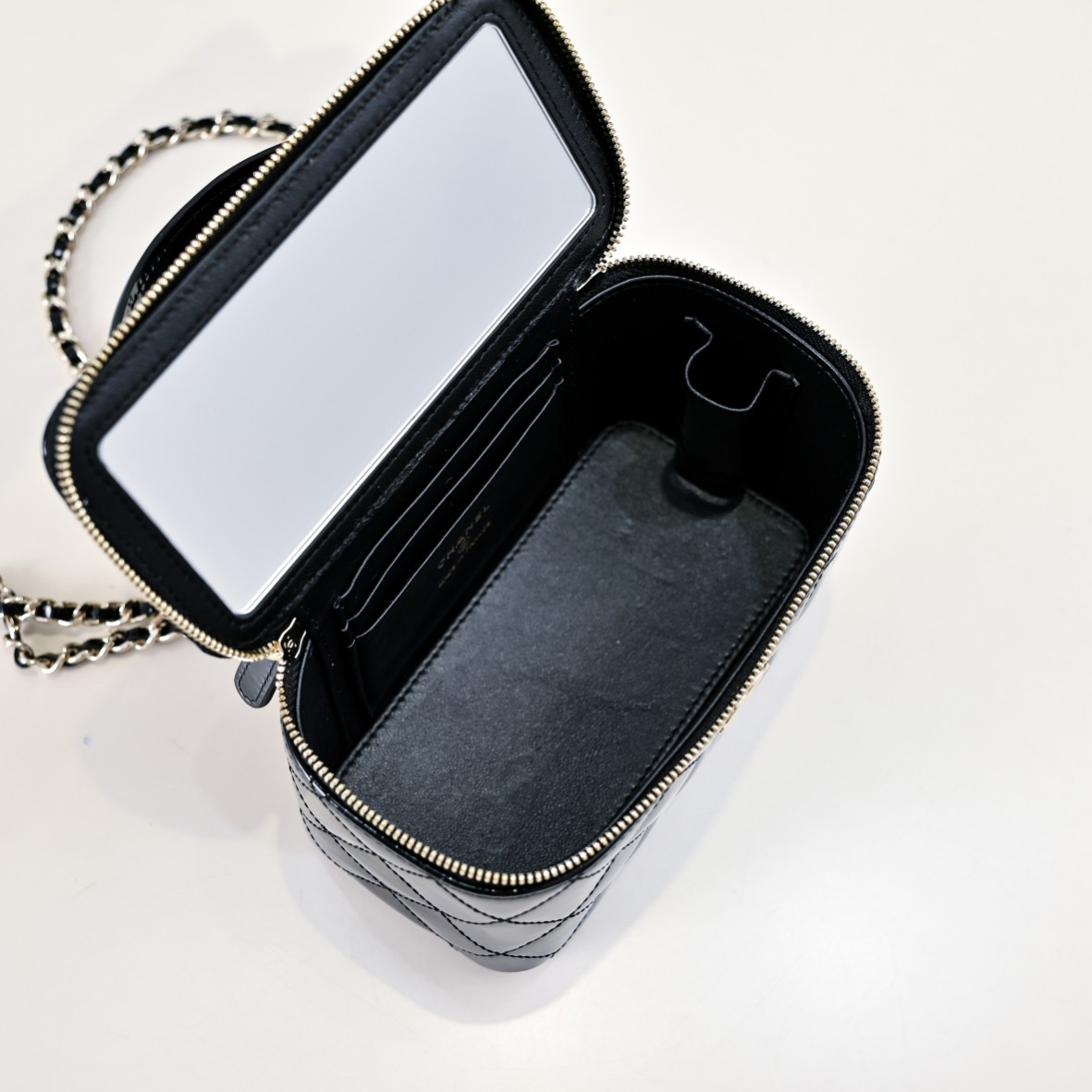 Chanel Long Vanity with chain 16.5x10x8cm