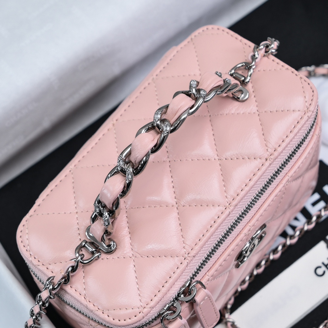 Chanel Clutch With Chain 17x10x8cm