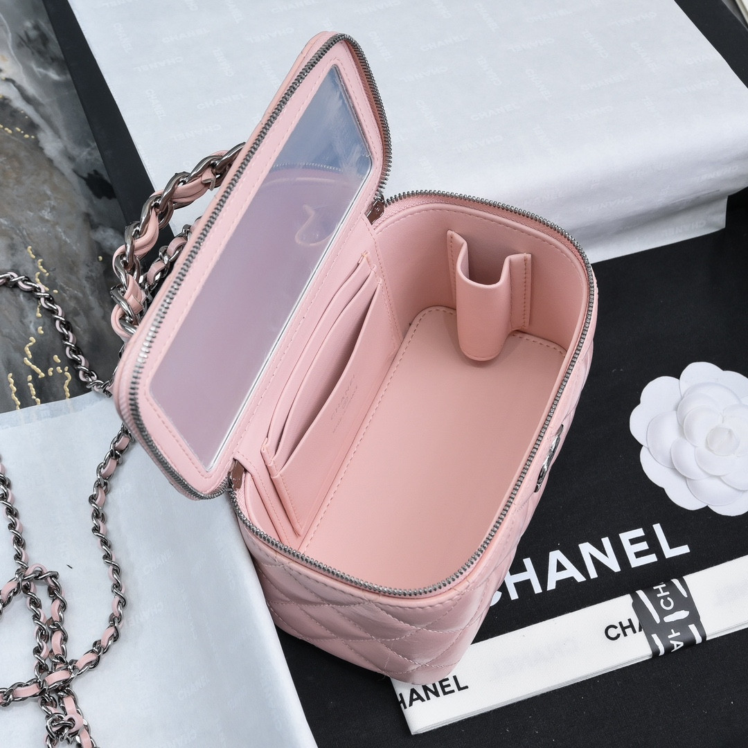 Chanel Clutch With Chain 17x10x8cm