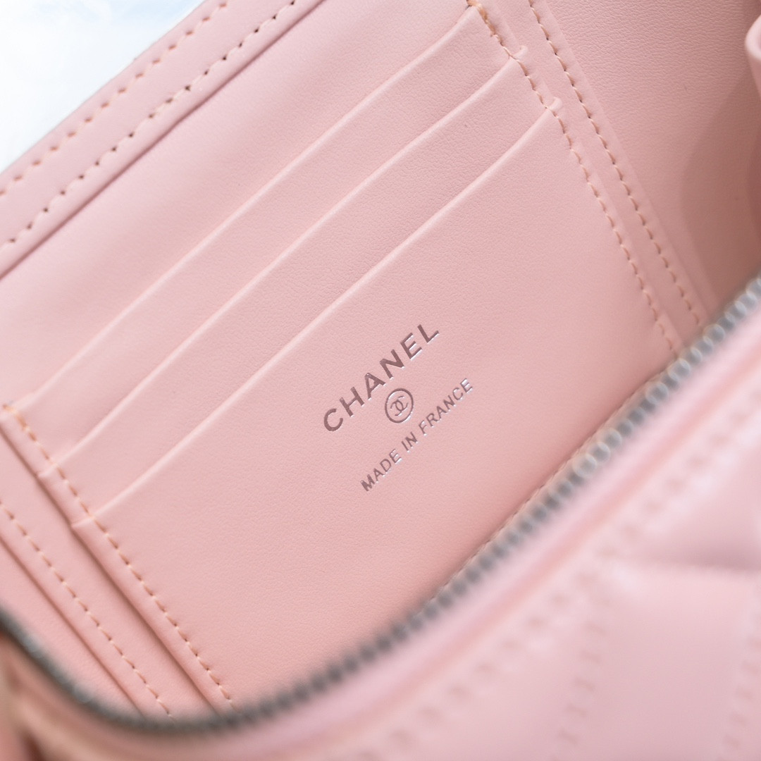 Chanel Clutch With Chain 17x10x8cm