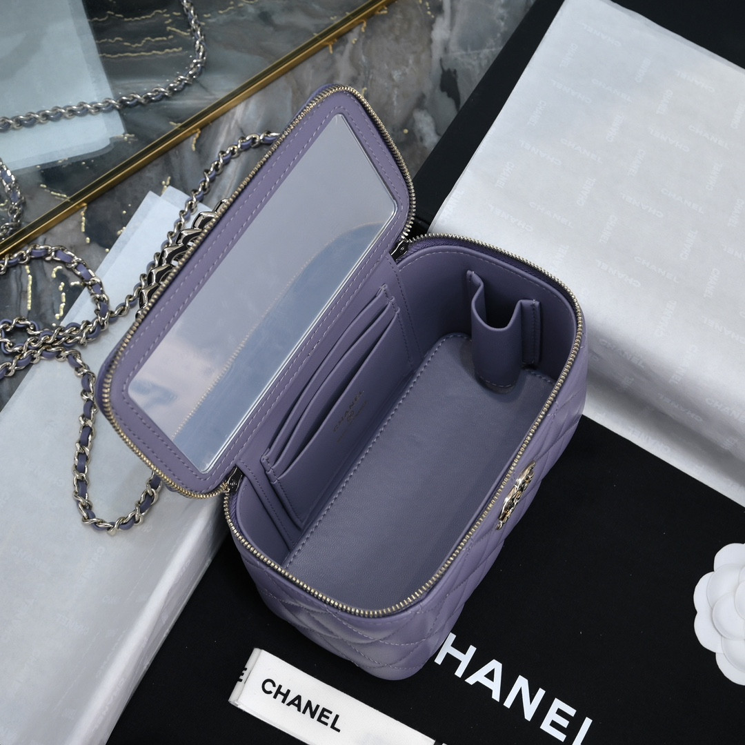 Chanel Clutch With Chain 10x16x8cm