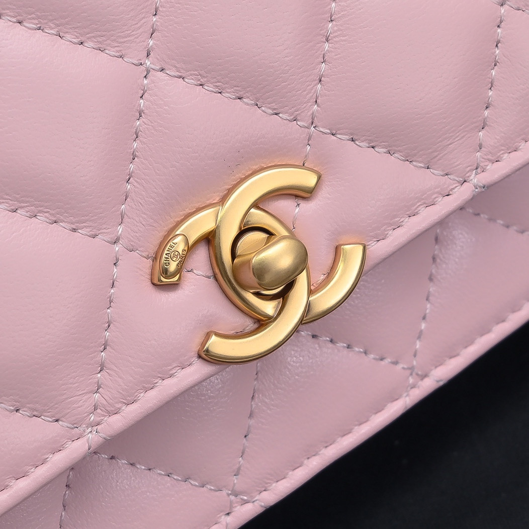Chanel Clutch With Chain 19cm