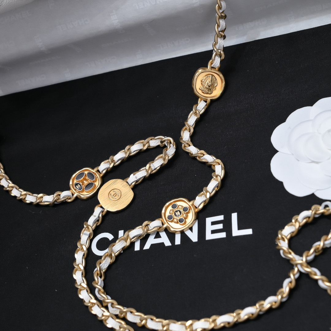 CHANEL WOC CLASSIC WALLET ON CHAIN 19cm