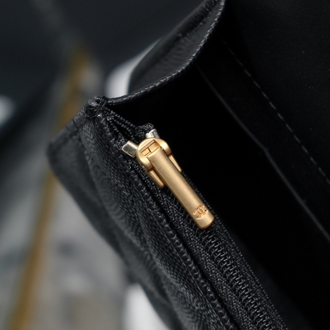 Chanel woc CLASSIC WALLET ON CHAIN 17cm