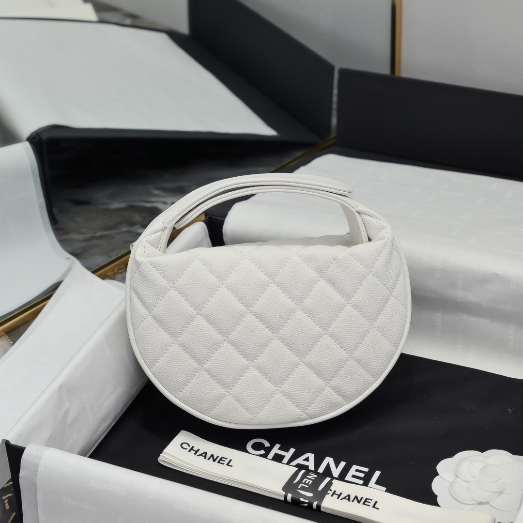 Chanel Clutch 18x17x8cm