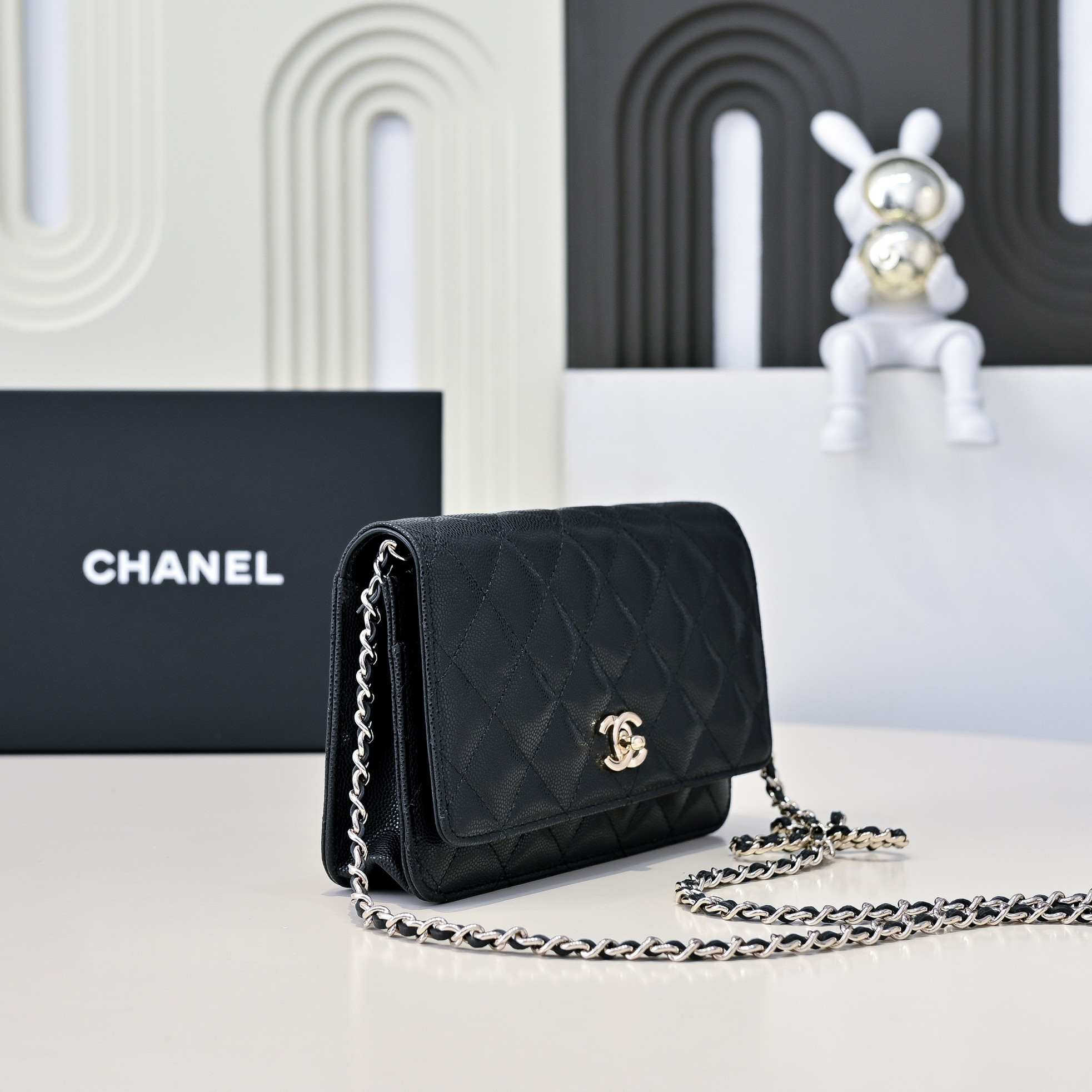 CHANEL WOC CLASSIC WALLET ON CHAIN 12.3x19.2x3.5cm