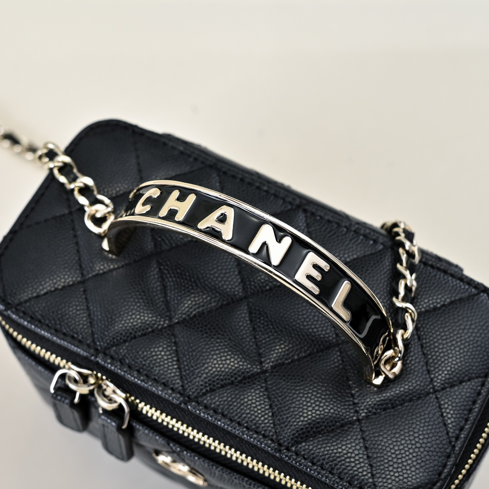 Chanel Clutch With Chain 10x16x8cm