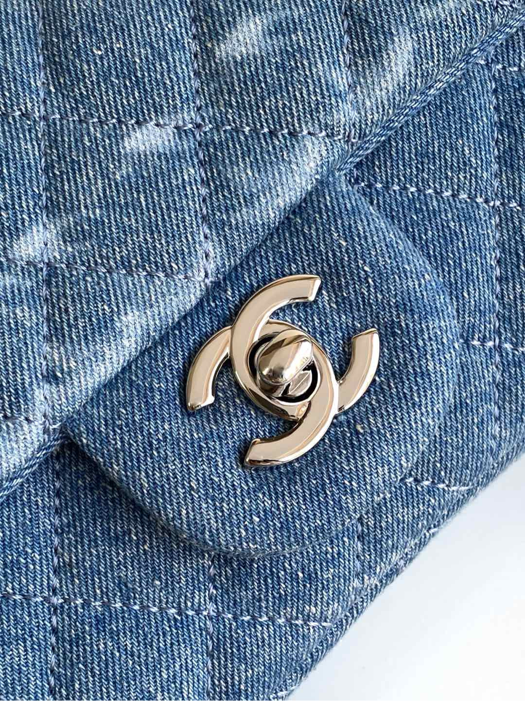 Chanel Mini CF vintage 20cm