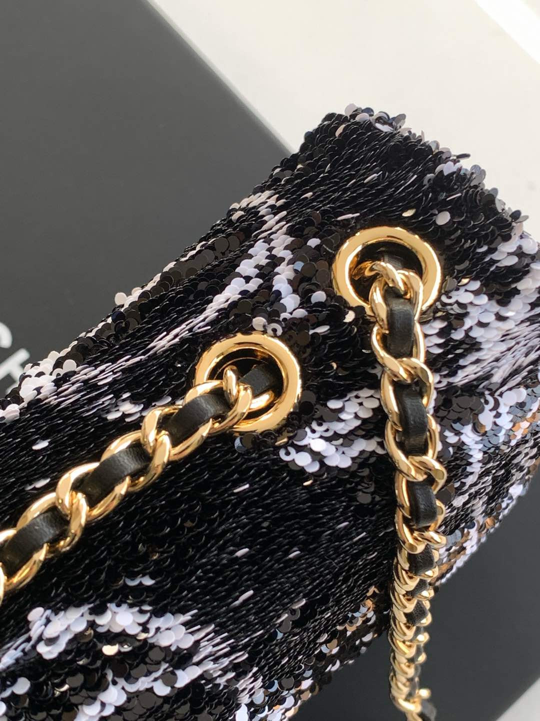 Chanel Flap Bag 14x21x8cm