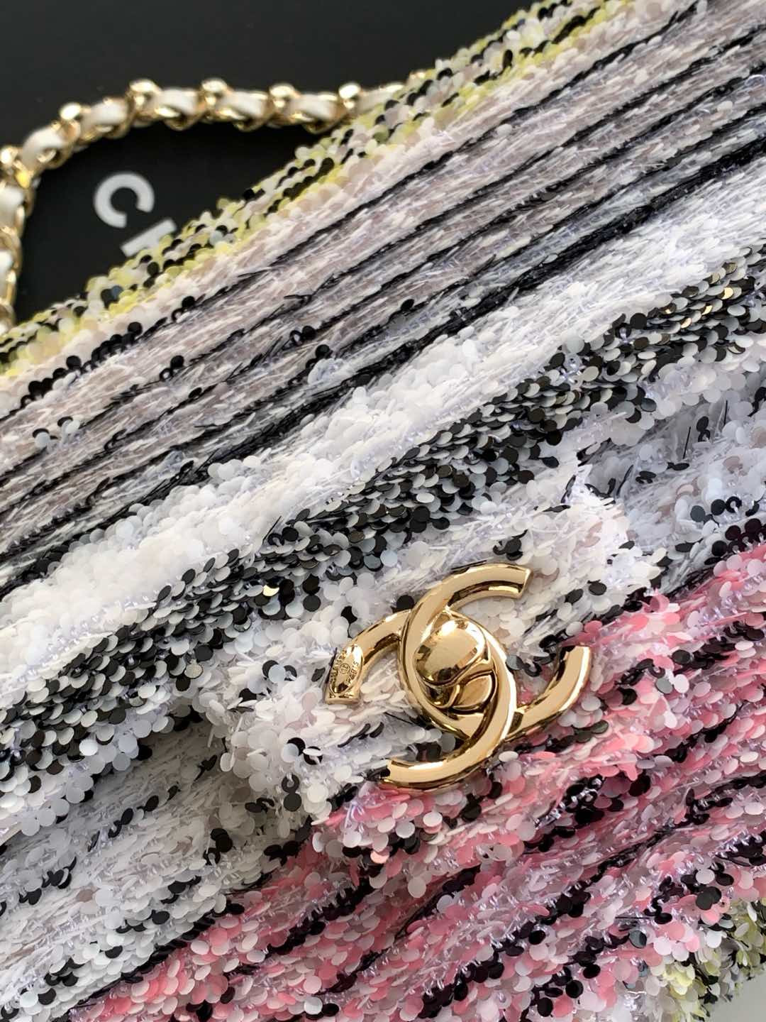 Chanel Flap Bag 14x21x8cm