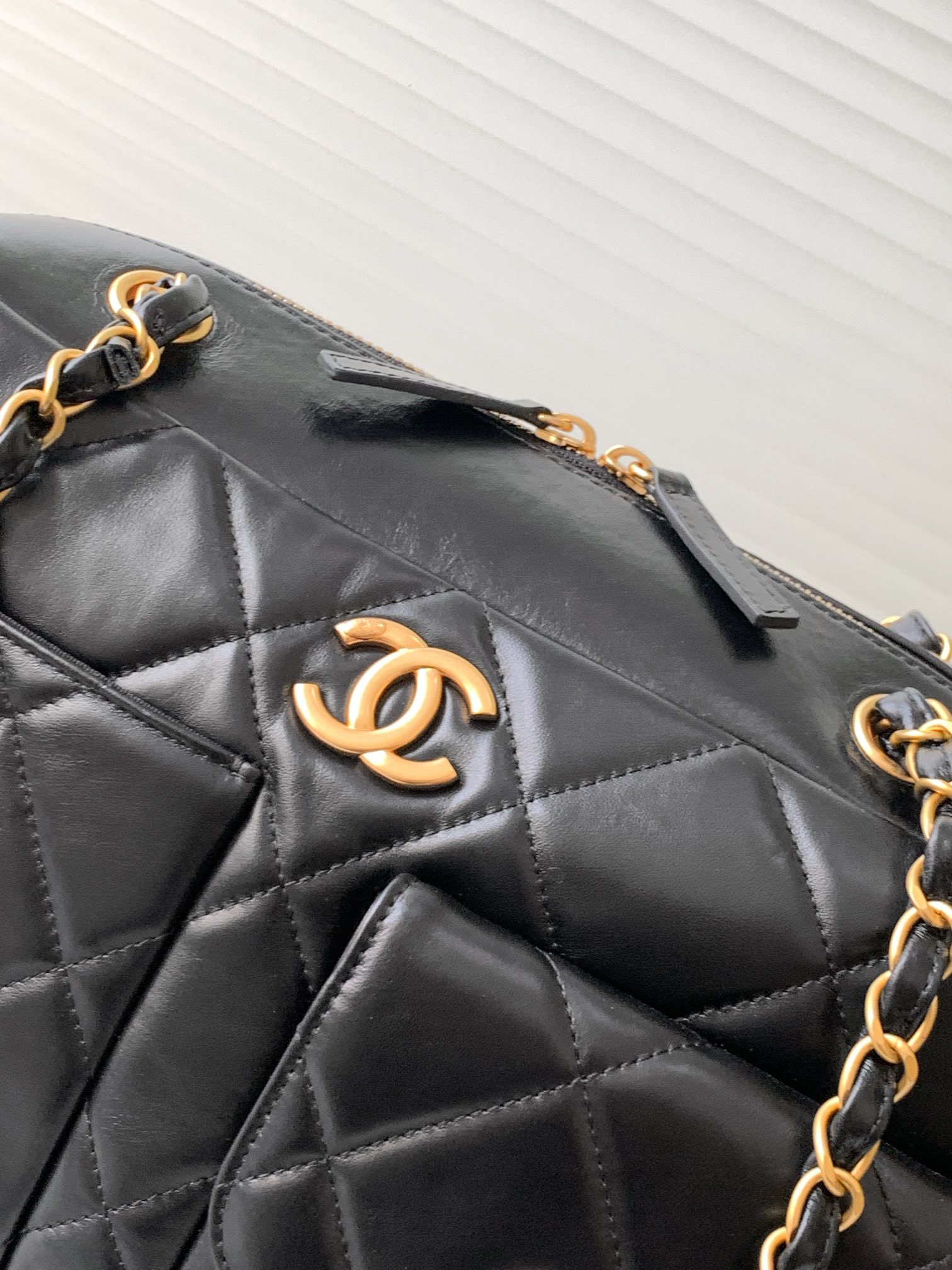 Chanel Bowling Bag 21x33x15cm