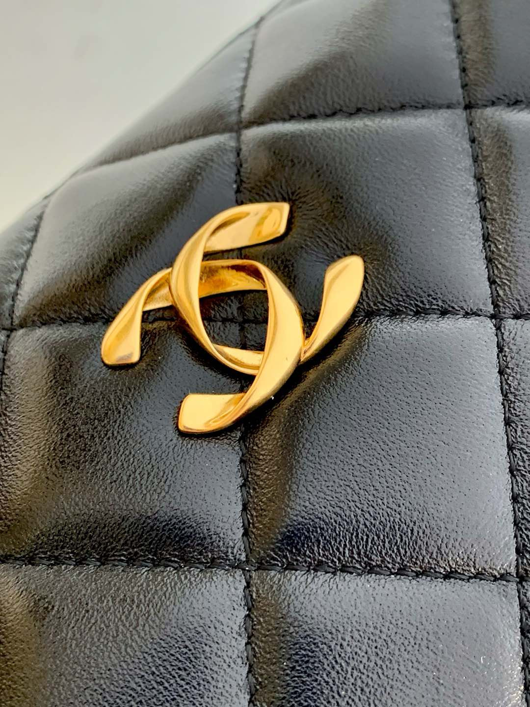 Chanel Bowling Bag 15x25x11cm