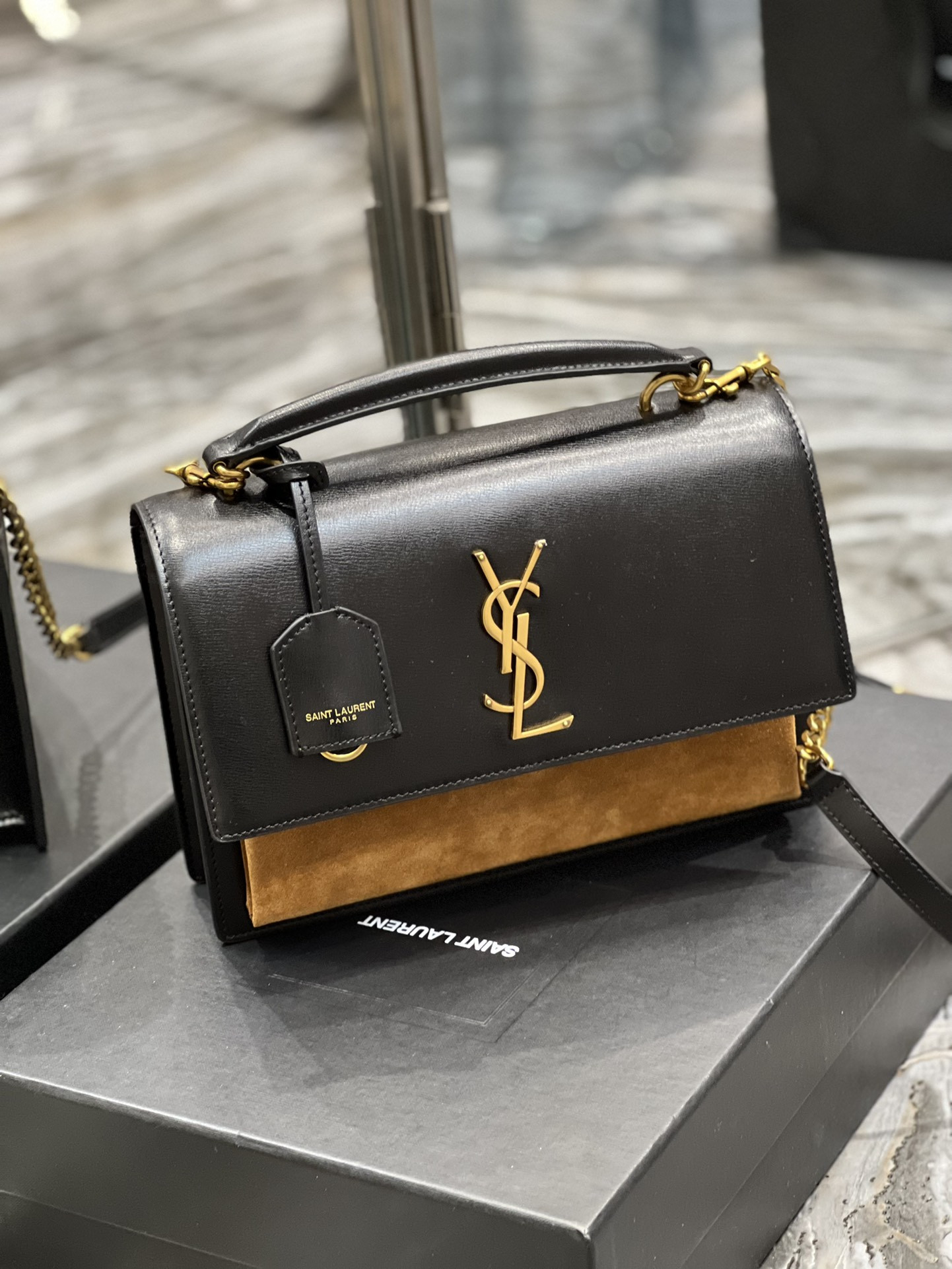 YSL Sunset medium in smooth leather 25x18x5cm