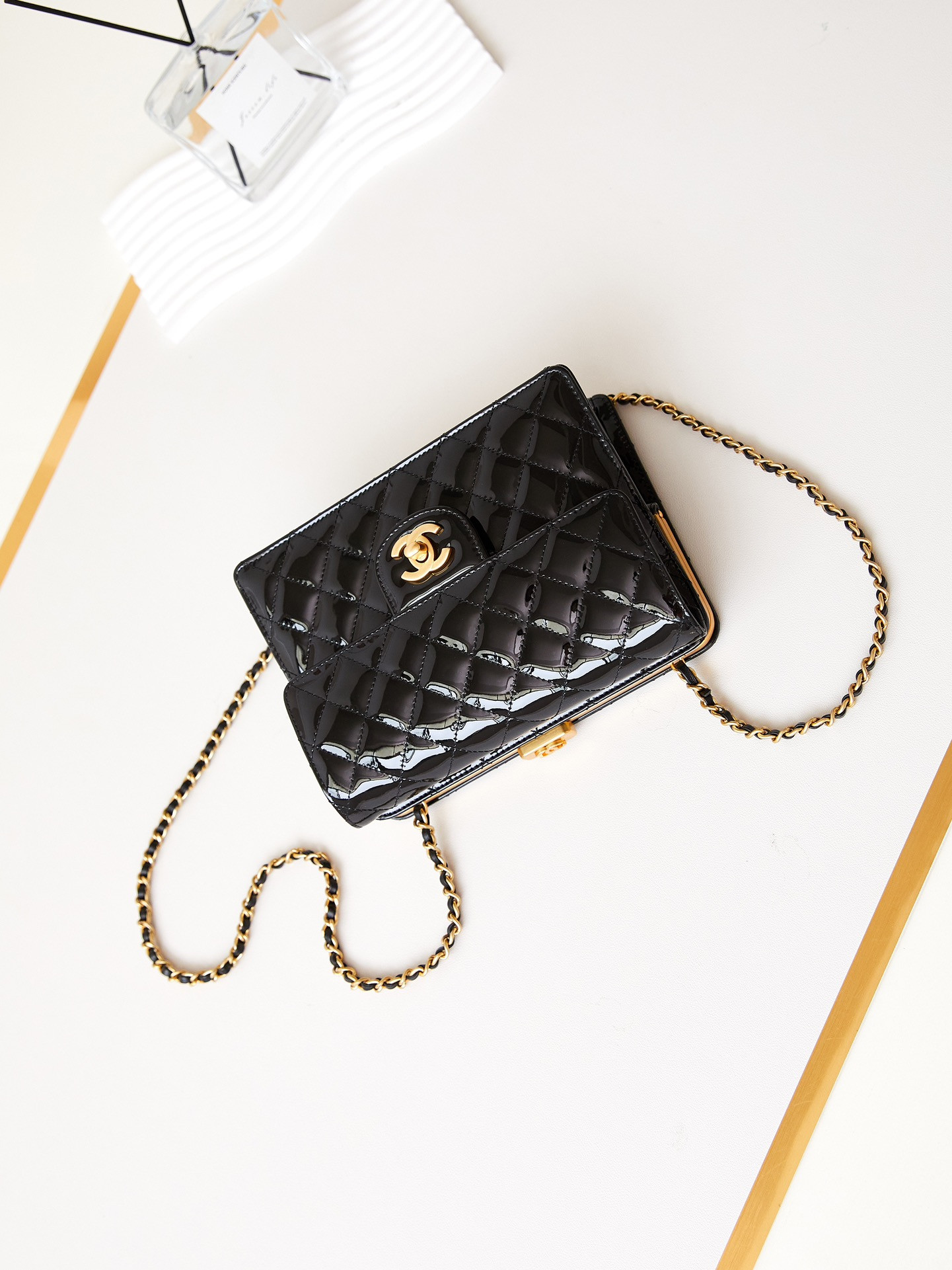 Chanel 23K Box bag 15.5x20x7.5cm