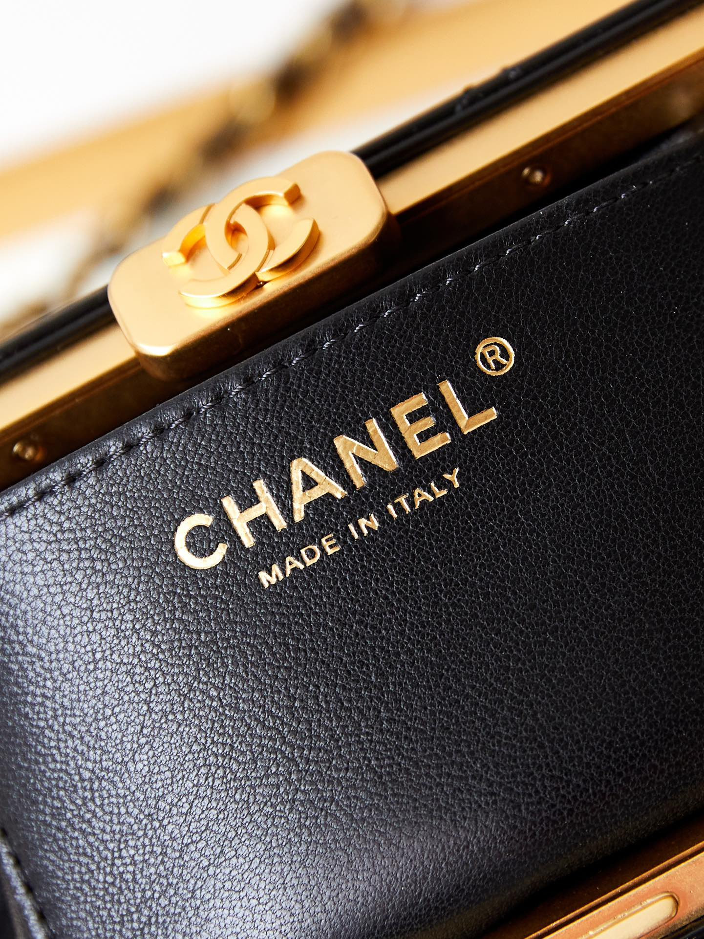 Chanel 23K Box bag 15.5x20x7.5cm