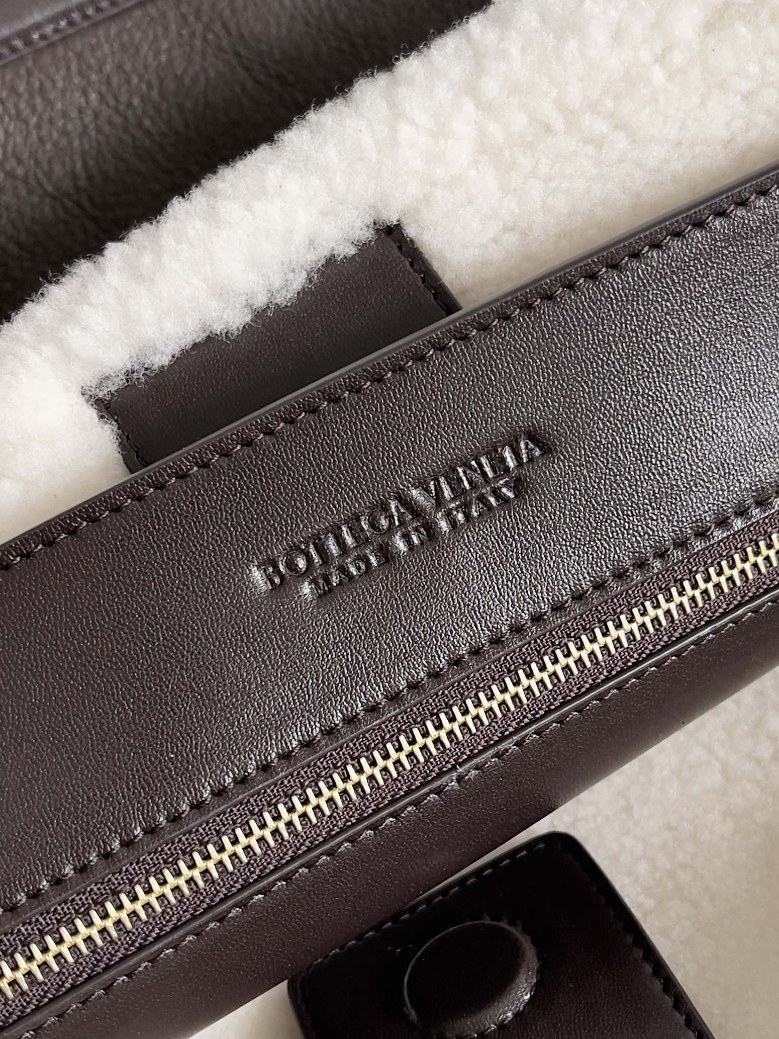 Bottega Veneta Large Andiamo 45x22x34cm