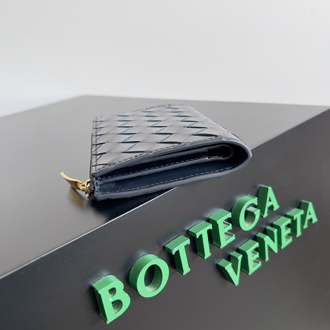 Bottega Veneta Medium Intrecciato Bi-Fold Zip Wallet 14.5x9.3x2cm