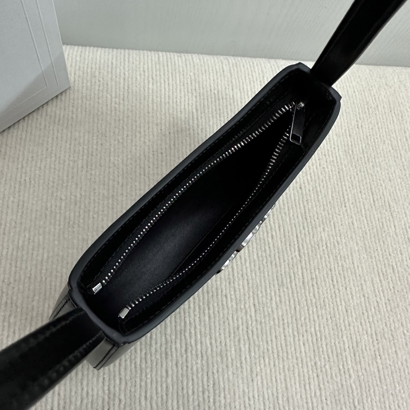 Celine MEDIUM TILLY BAG in shiny calfskin 22x13.5x4cm