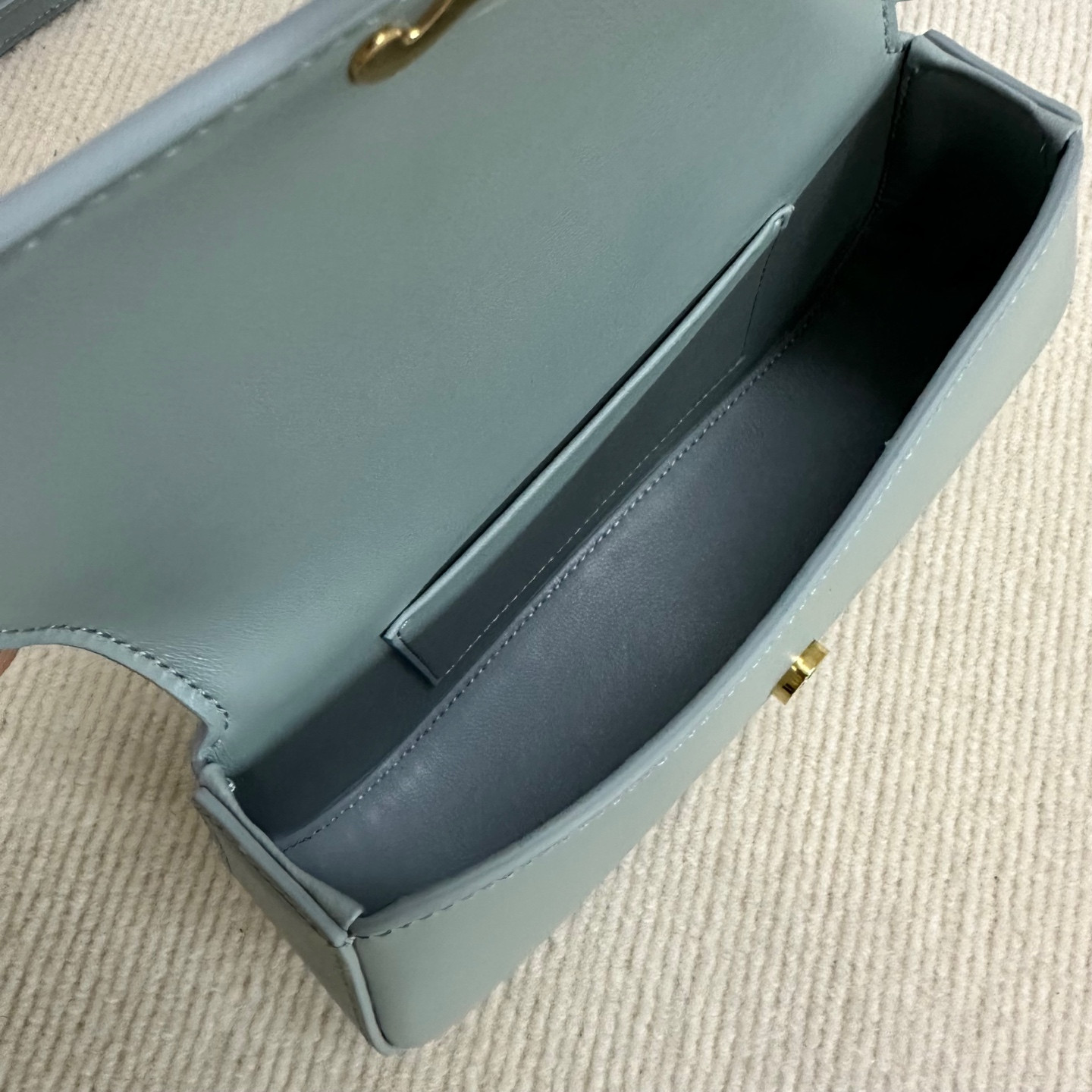 Celine TEEN CELINE LOLA IN shiny calfskin 20x11.5x5cm