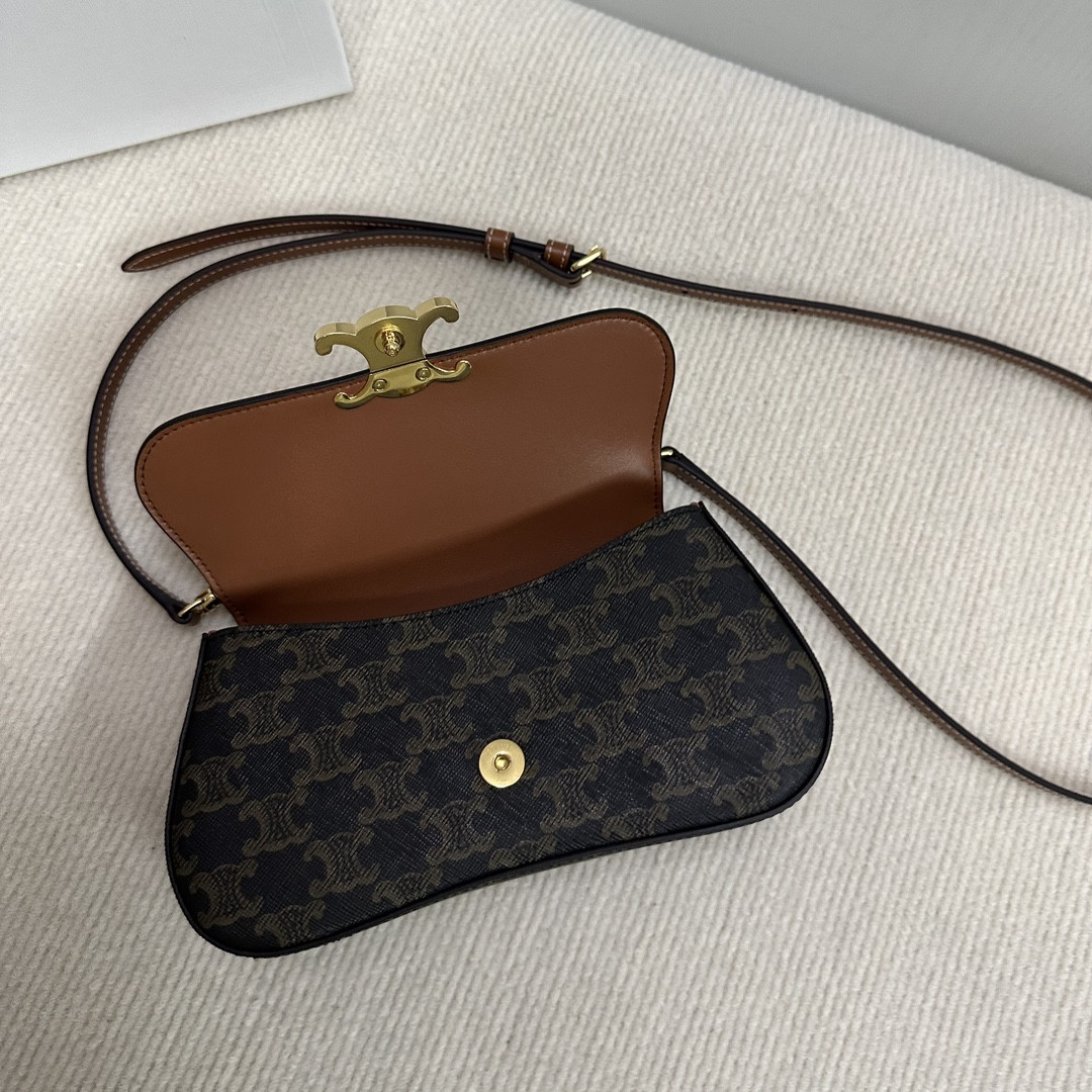 Celine TEEN CELINE LOLA in Triomphe Canvas and Calfskin 20x11.5x5cm