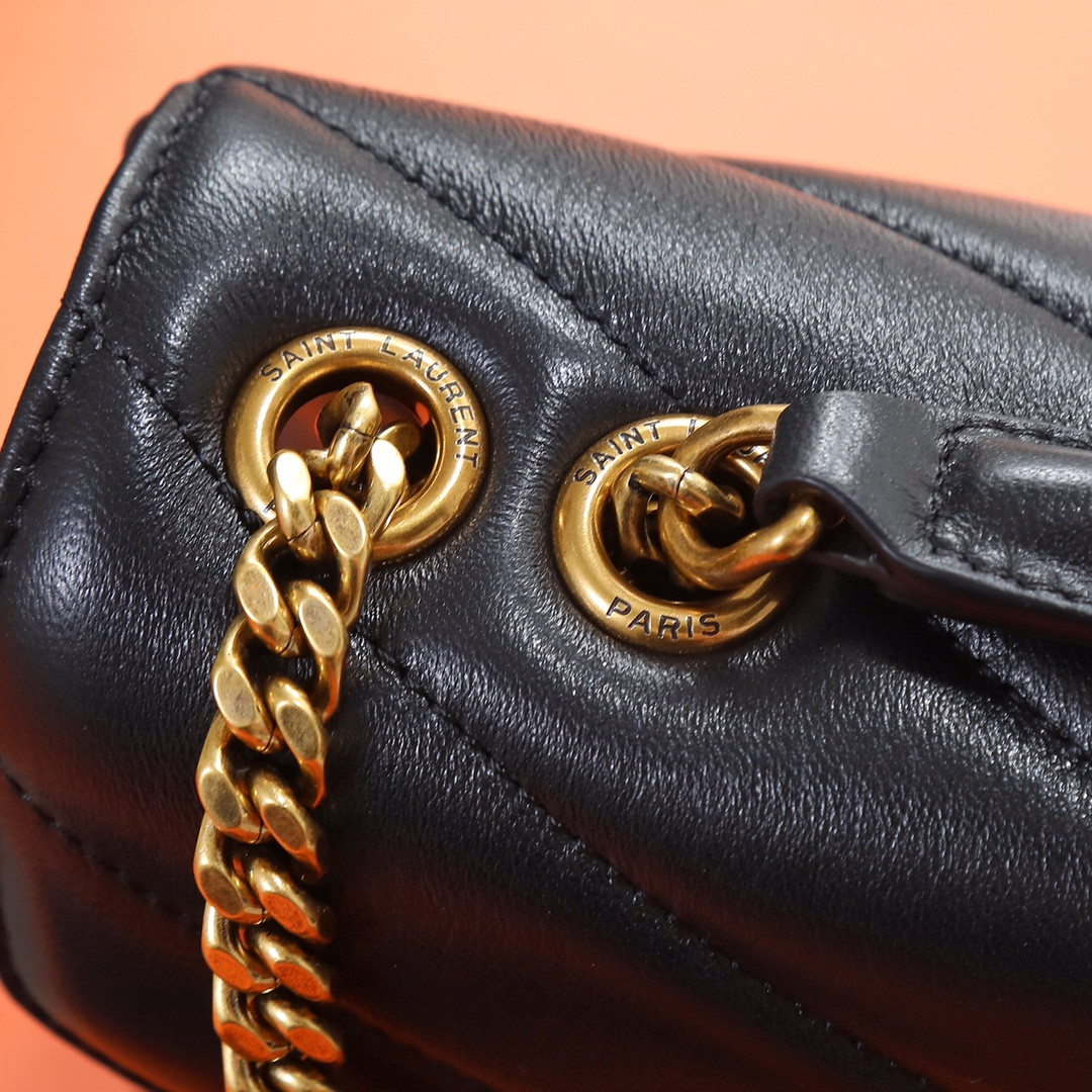 YSL LOULOU small in MATELASSÉ lambskin 24x14x6cm