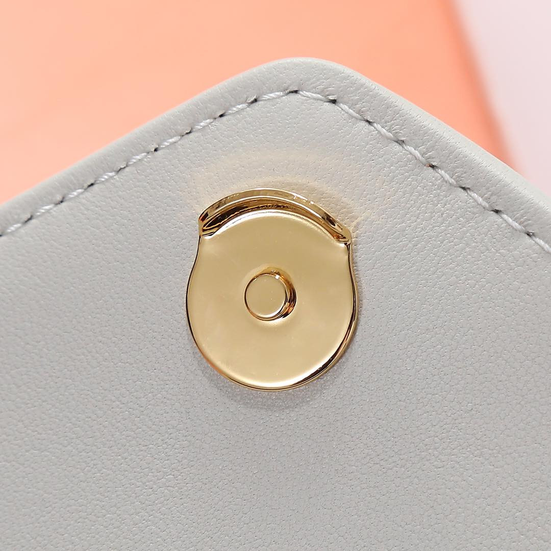 YSL LOULOU MINI in lambskin 20X12X5cm