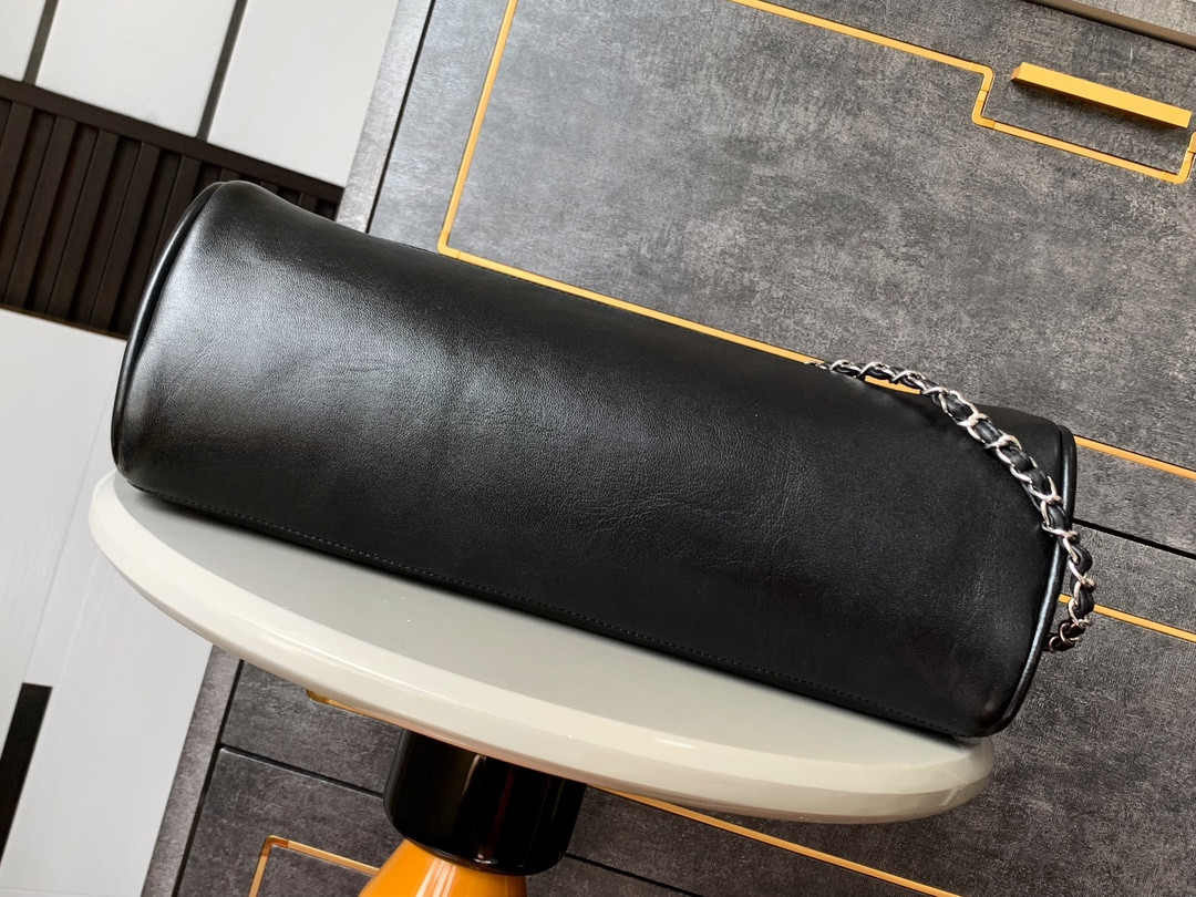 Chanel OHANEL hobo bag 40x30x15cm