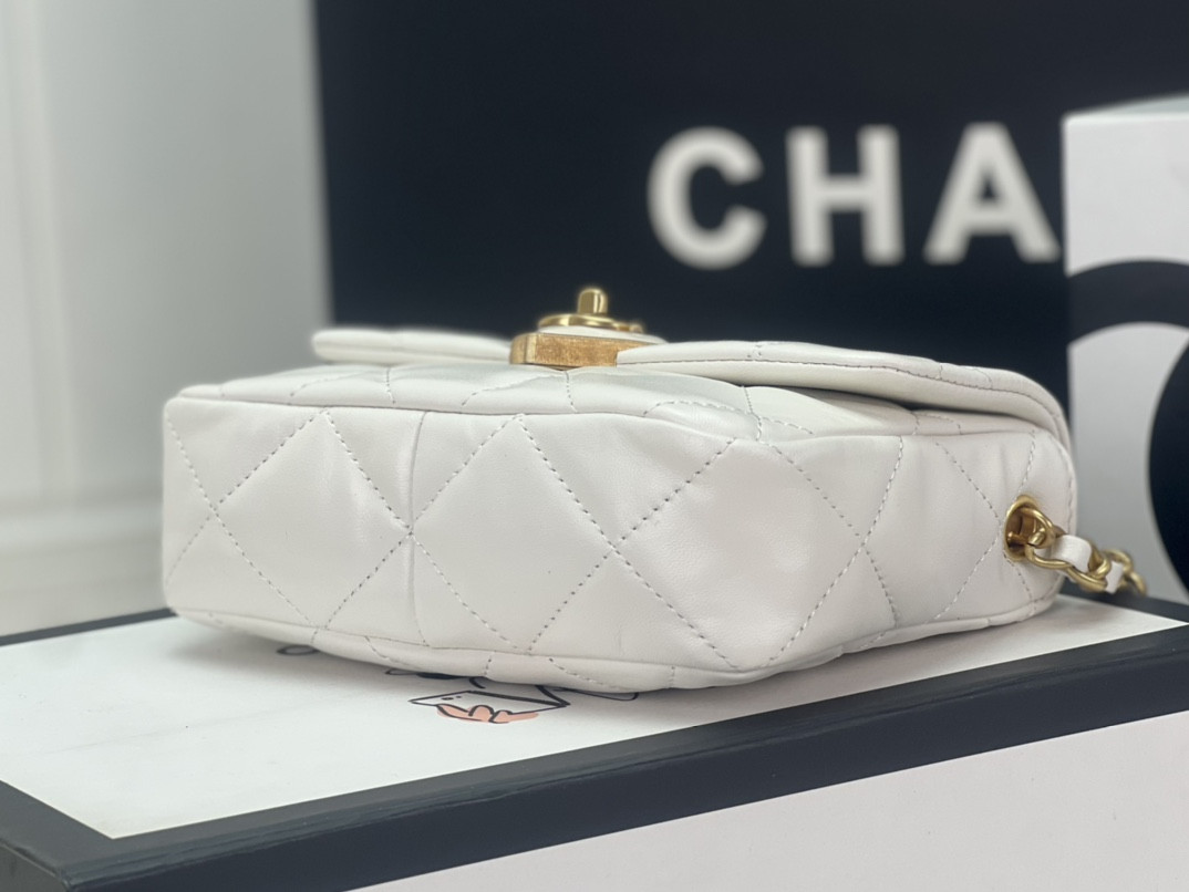 Chanel FLAP HANDBAG CF 18x13.5x5.5cm