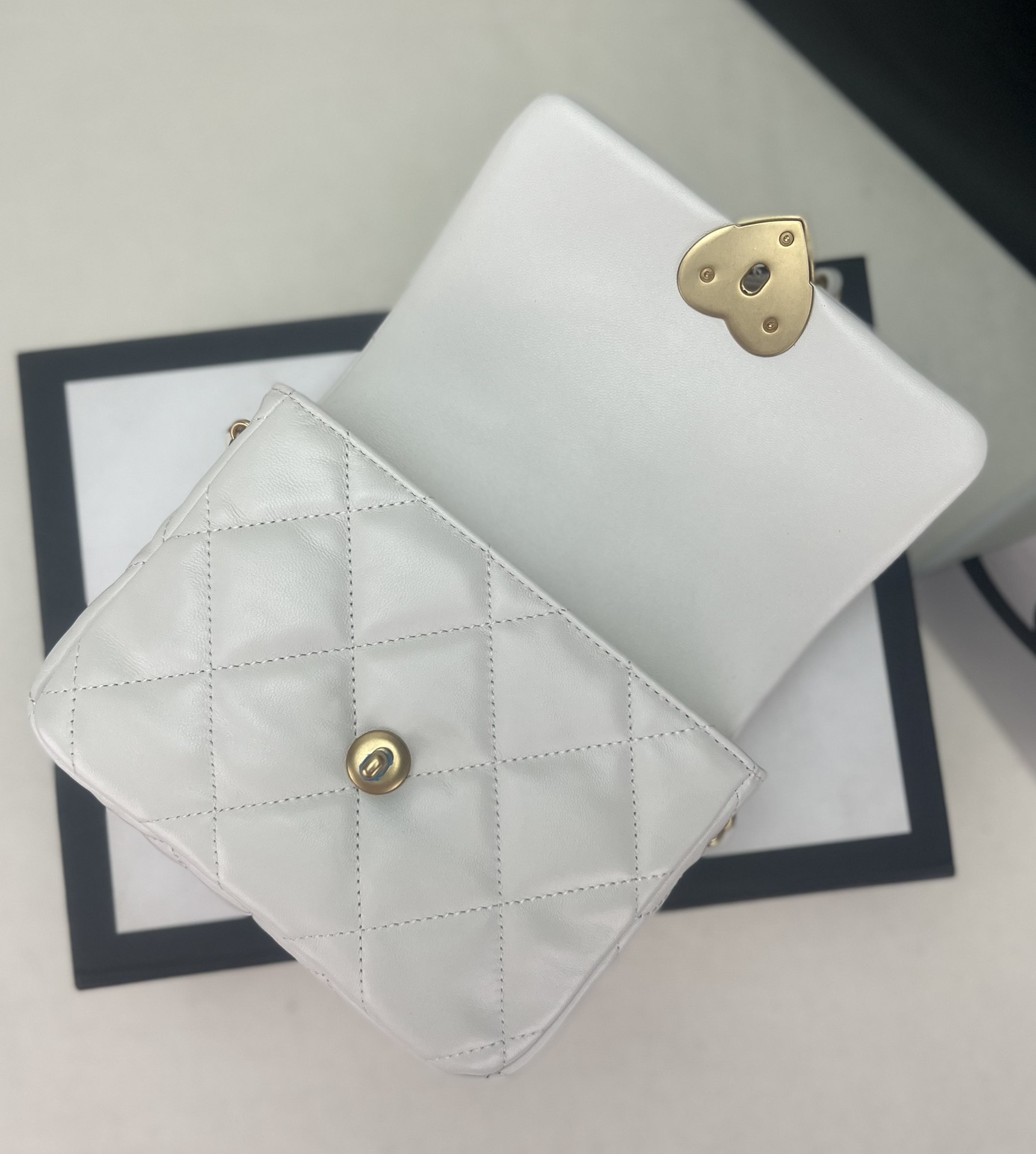 Chanel FLAP HANDBAG CF 18x13.5x5.5cm