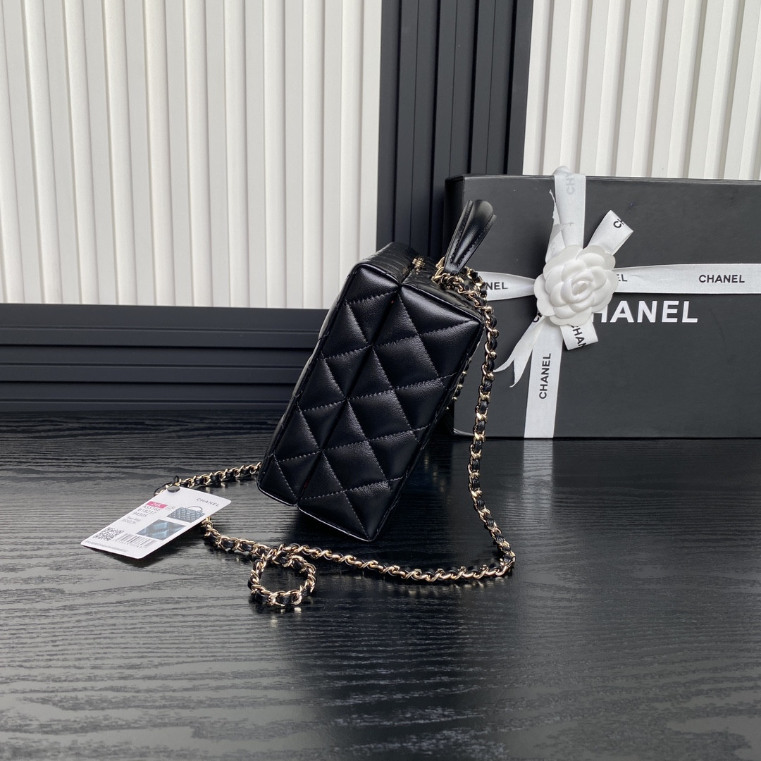 Chanel Box bag 15x22x7.5cm