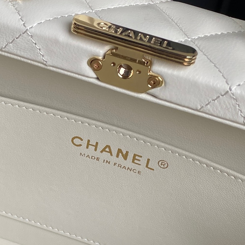 Chanel Box bag 15x22x7.5cm