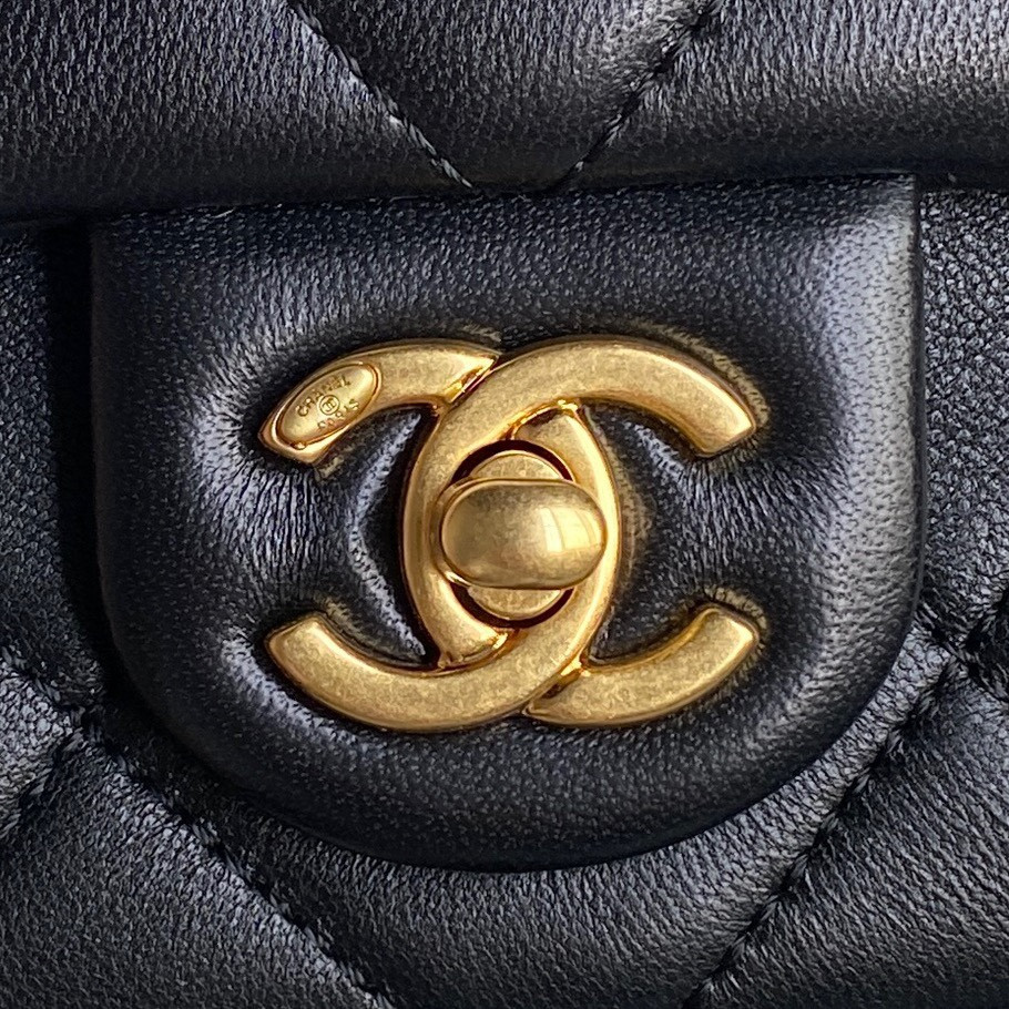 Chanel Mini Flap Bag 12×16×5cm