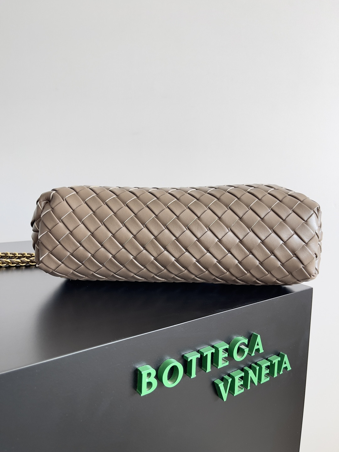 BOTTEGA VENETA LAUREN CLUTCH Andiamo Parachute 31x16.5x11cm